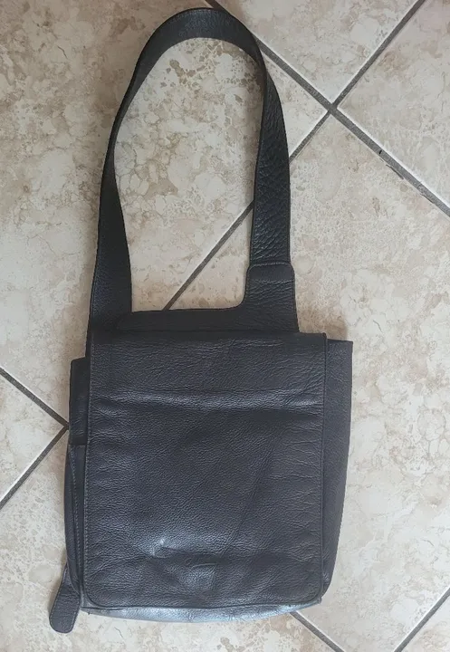 Bolsa de Ombro de Couro Preta