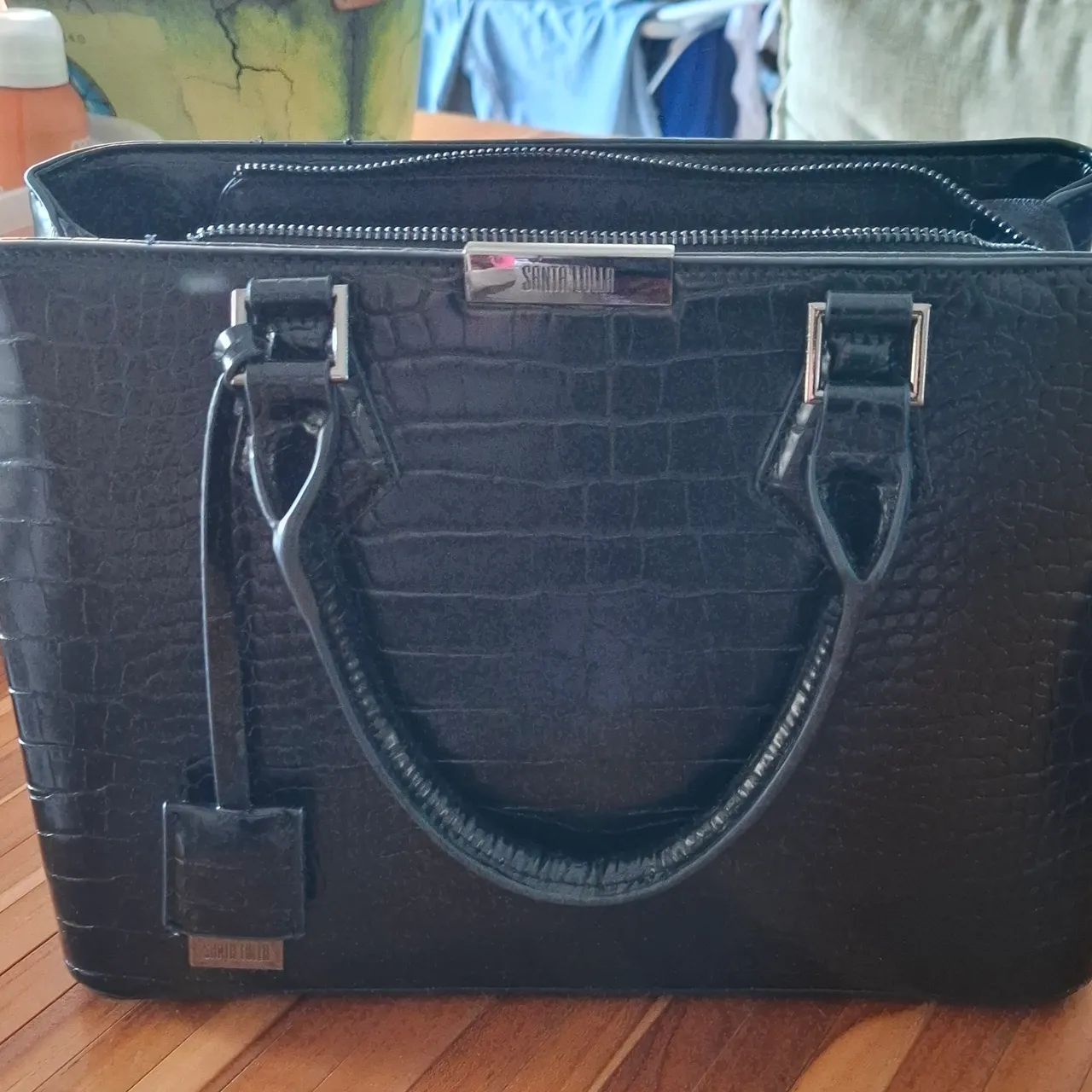 Bolsa Santa Lolla Croco Preta - Elegância e Sofisticação