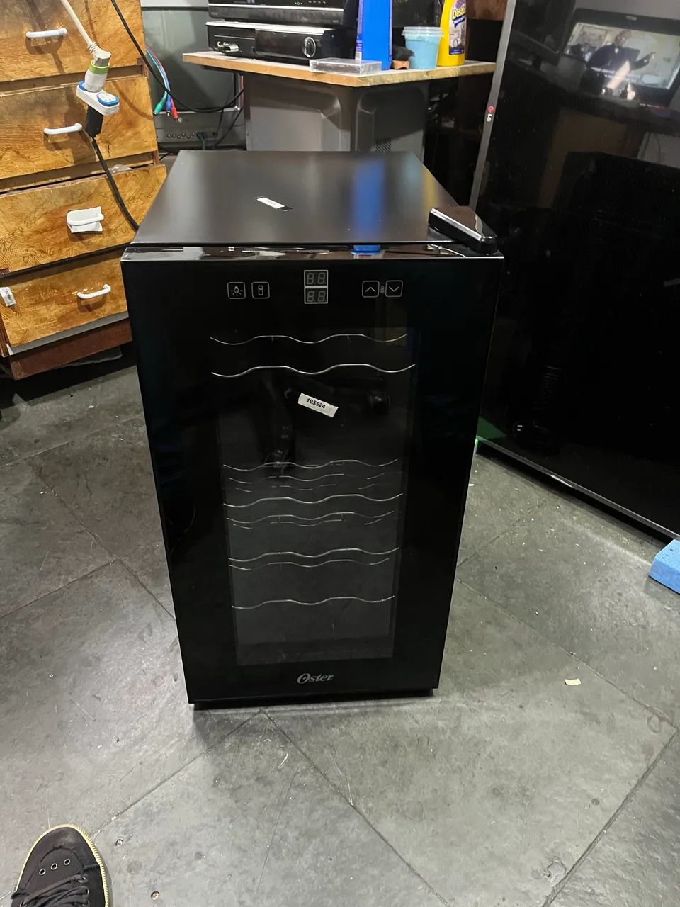 Adega Oster dual zone 18 garrafas 