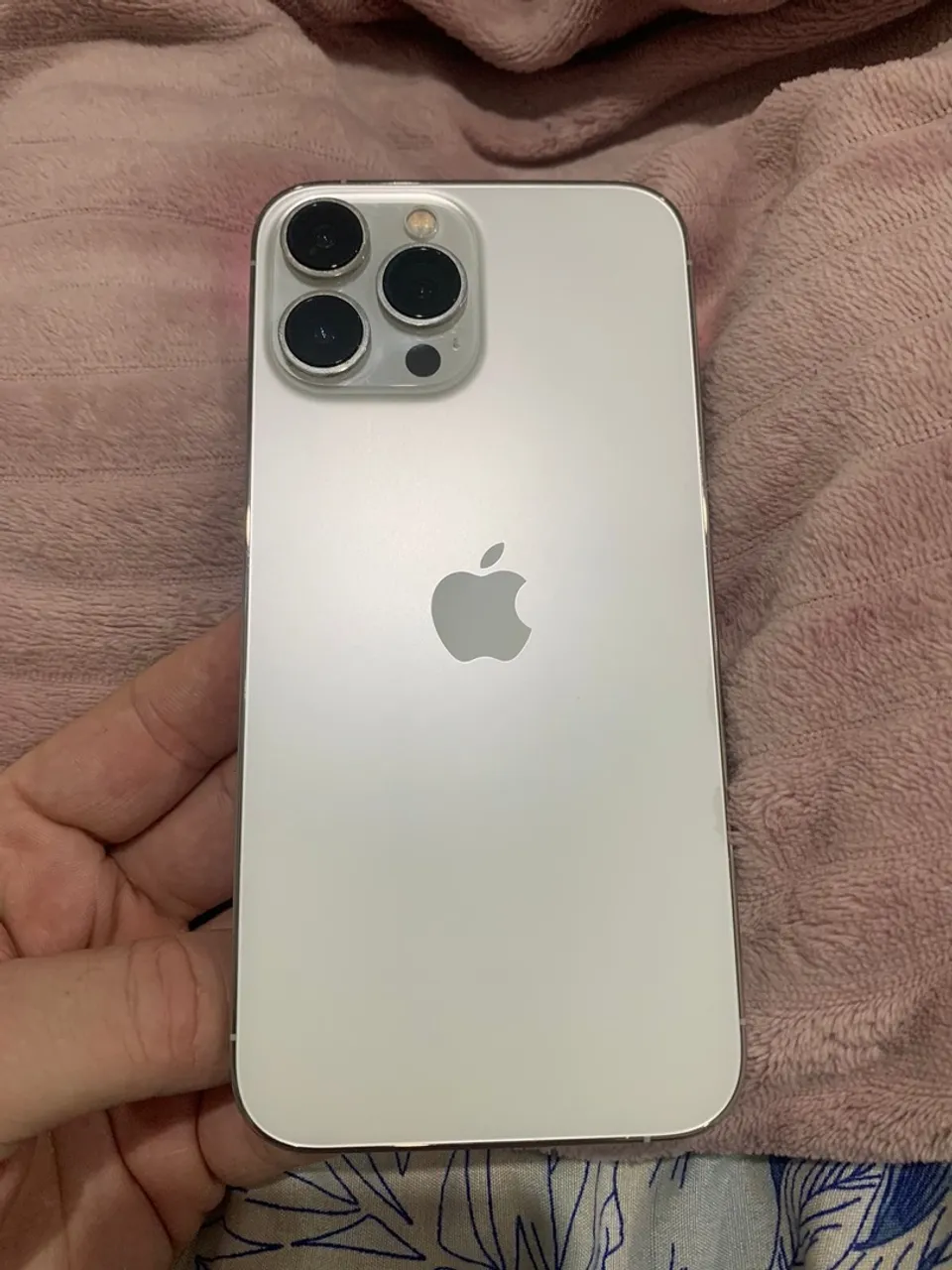 iPhone 13 Pro Max em estado de zero