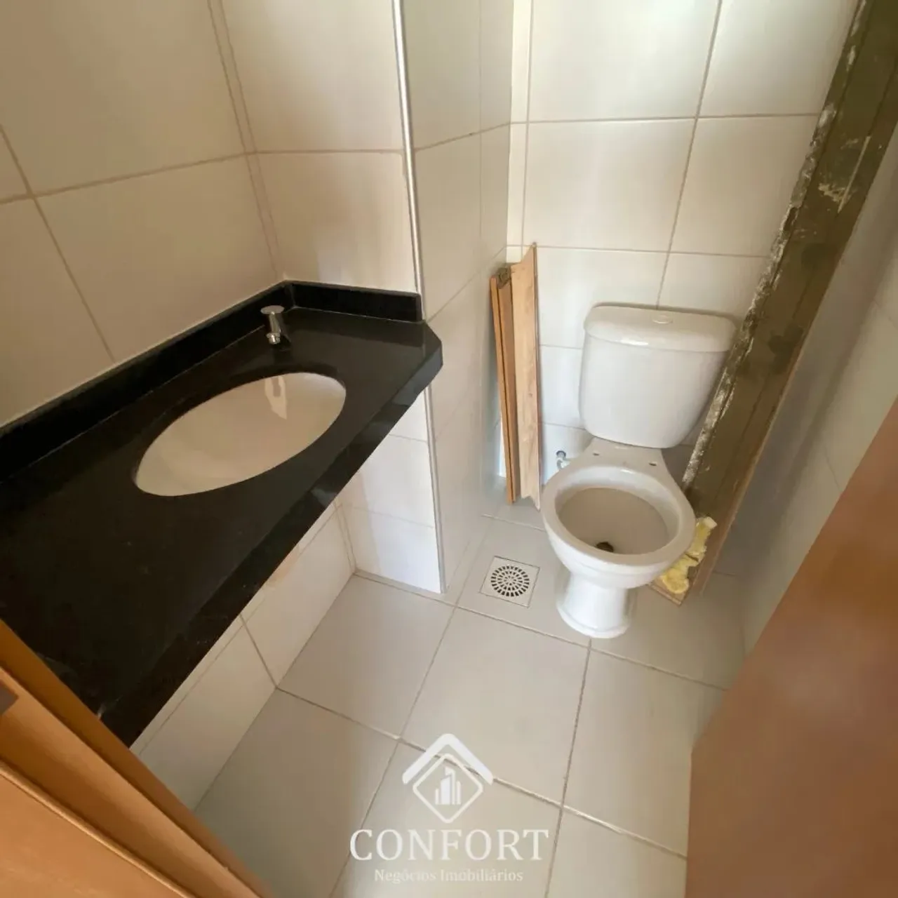 Sala Comercial Reformada Com 28m2 - Bairro da Batista Campos