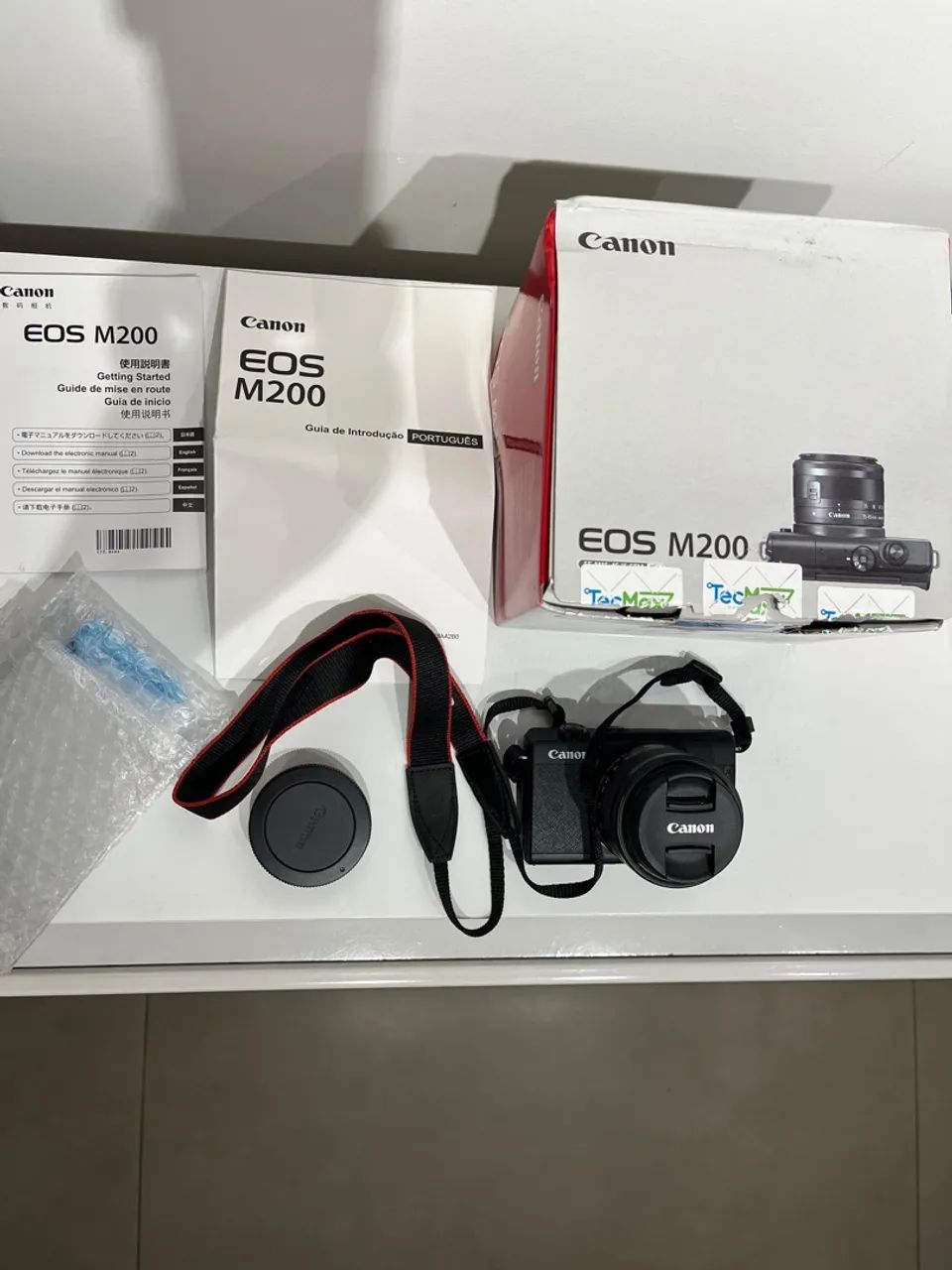 Câmera Canon EOS M200 - Com lente EF M15 - Nova 