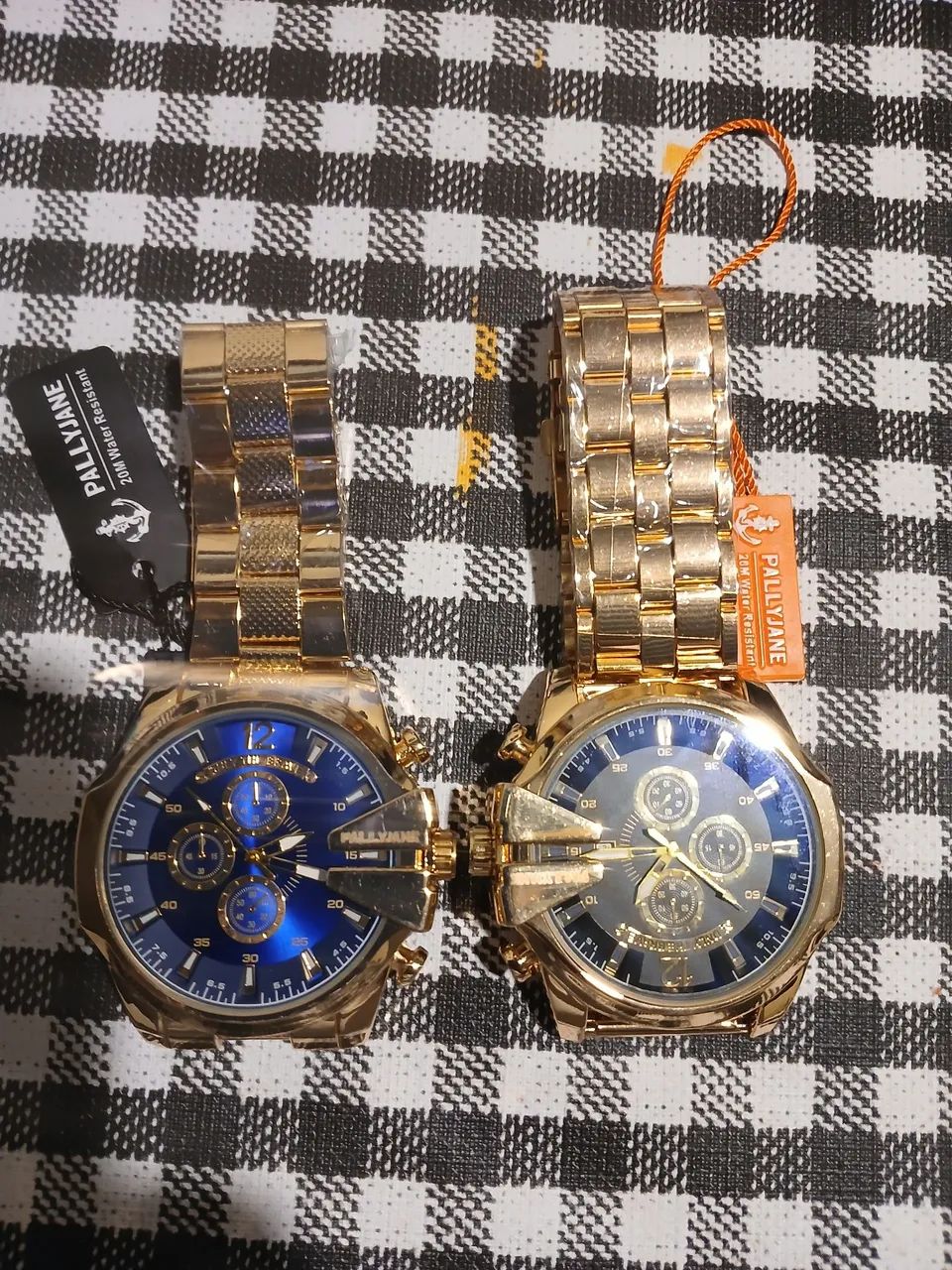 Vendo 2 relógios pallyjane no estilo do diesel 
