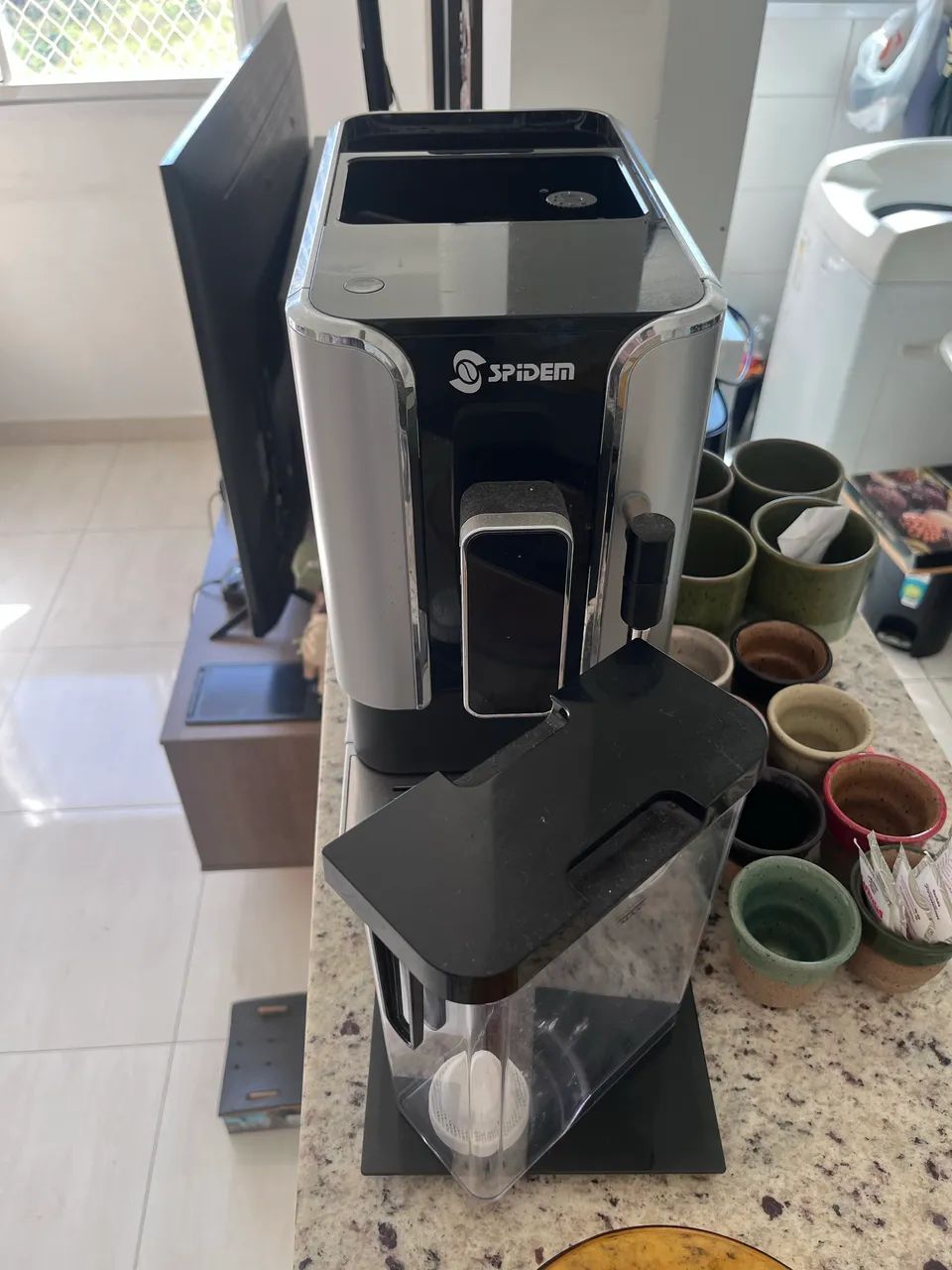 Cafeteira SPIDEM trevi automática com moedor   - Foto 2