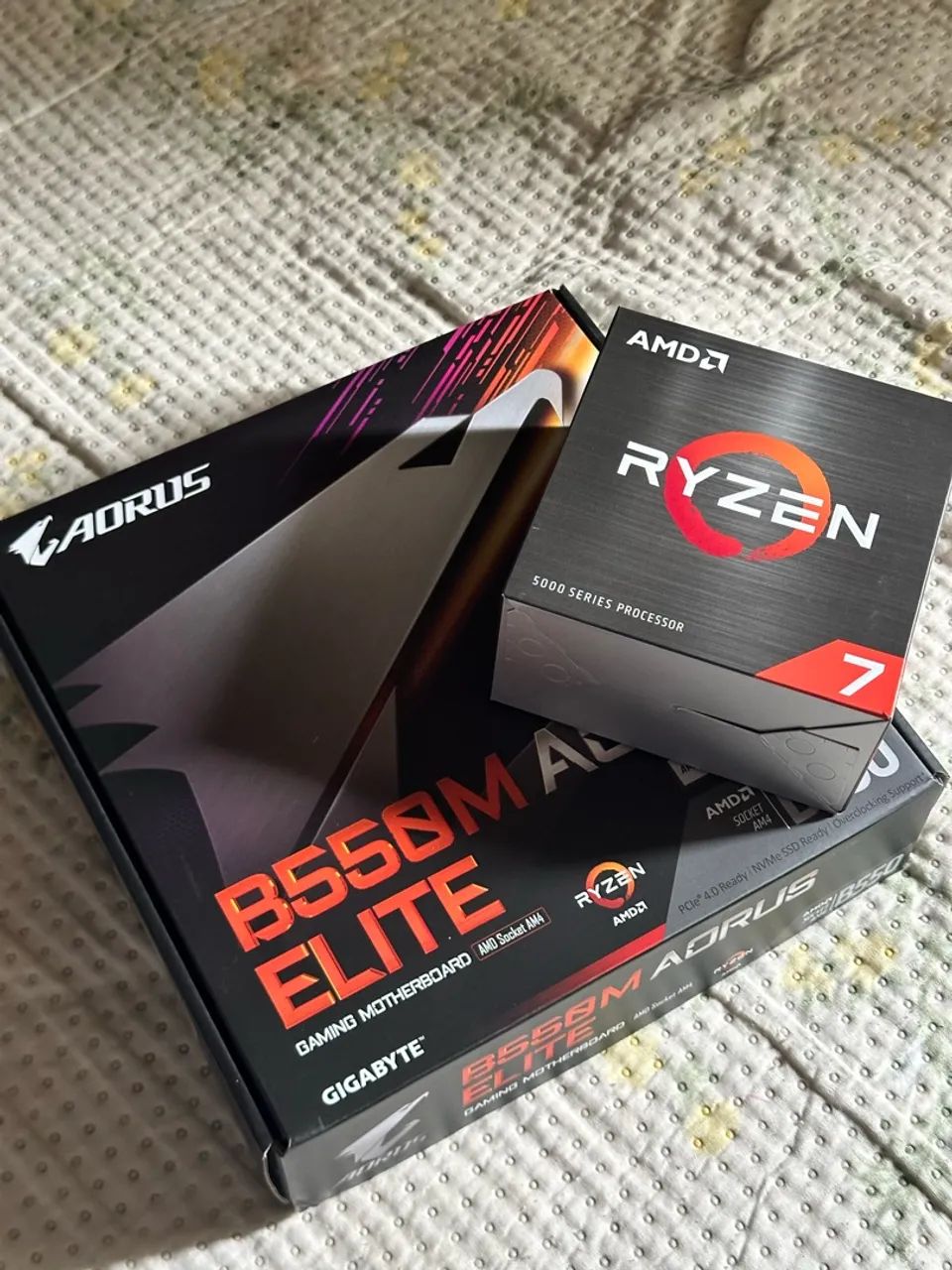 Kit placa mãe + Processador Ryzen 7 5700x + Aorus b550m