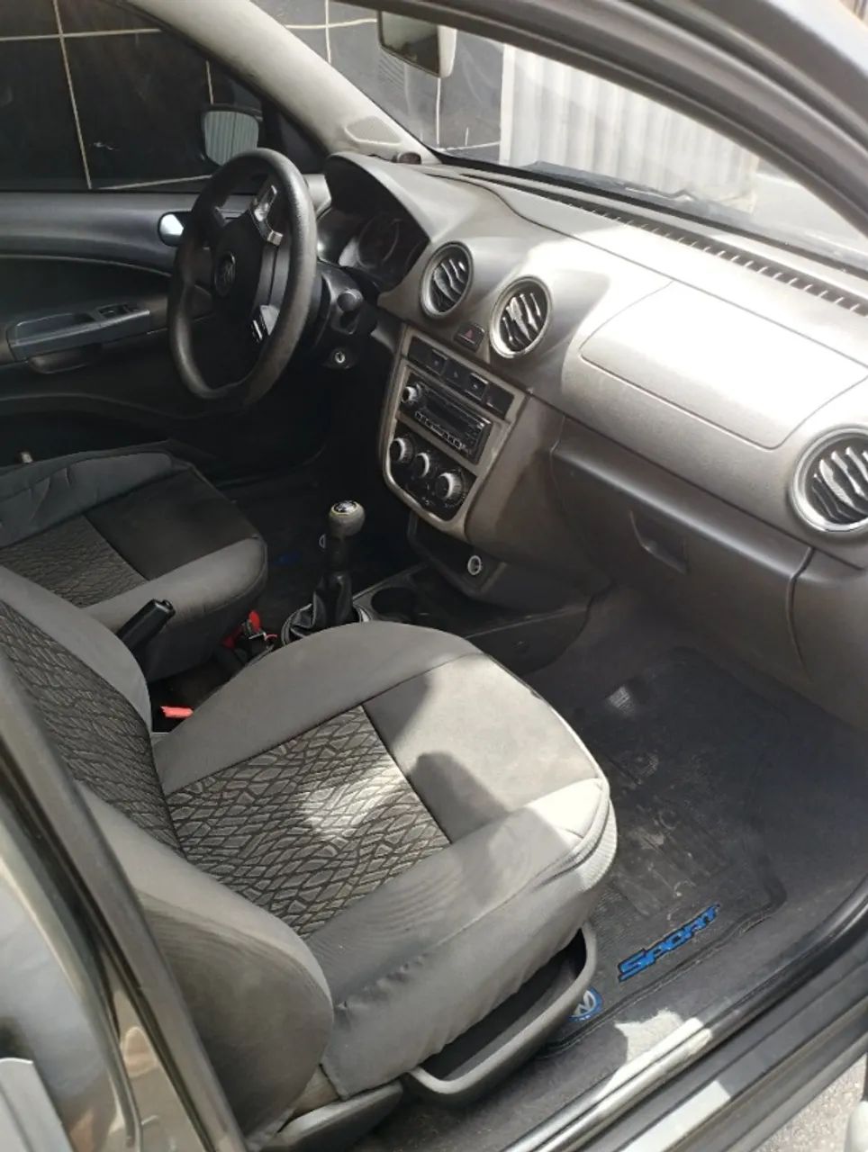 Volkswagen Voyage VOYAGE 1.0/1.0 City Mi Total Flex 8V 4p 2012