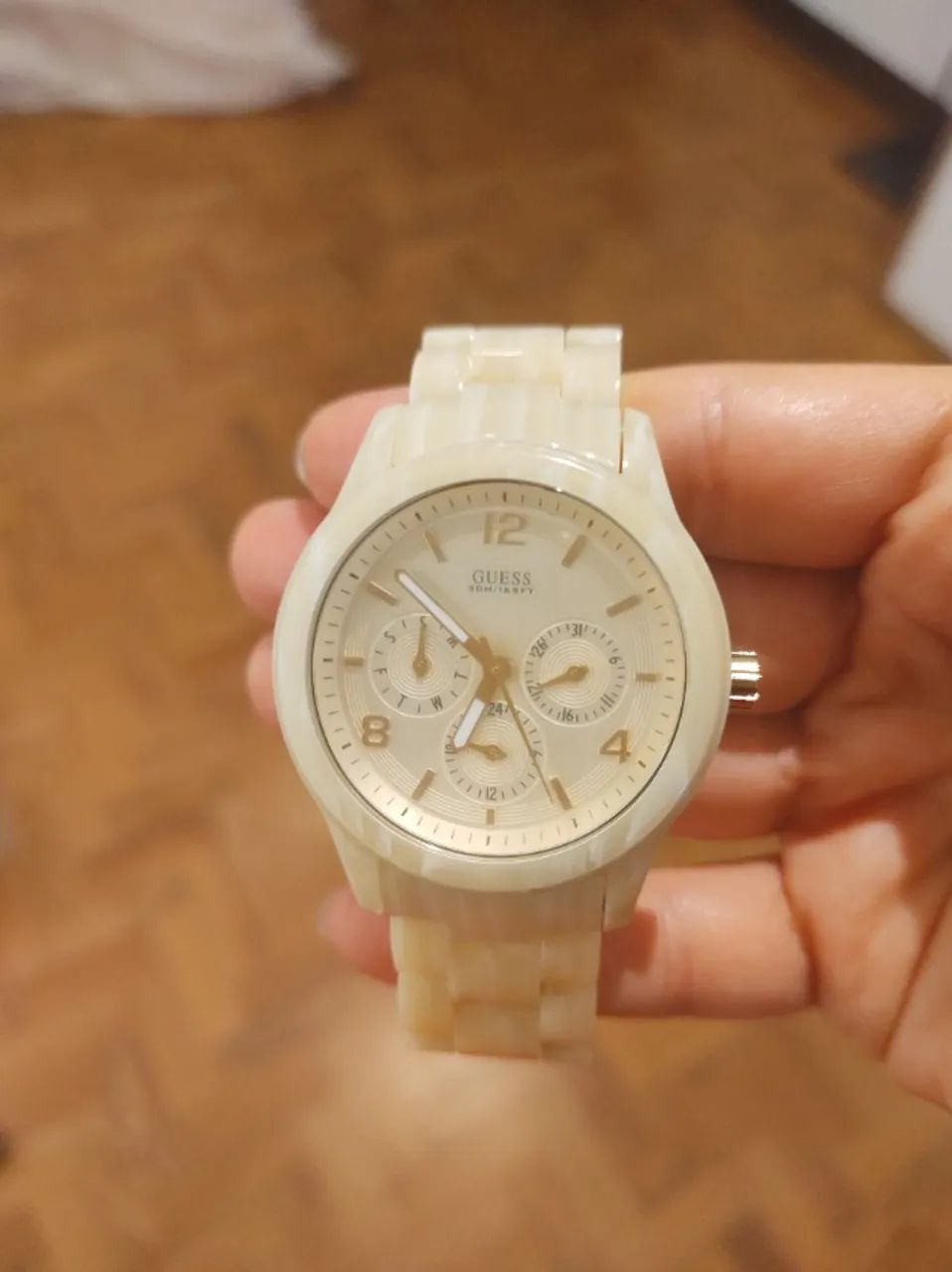 Baixou muito: Relógio Guess Novo Madre Pérola original
