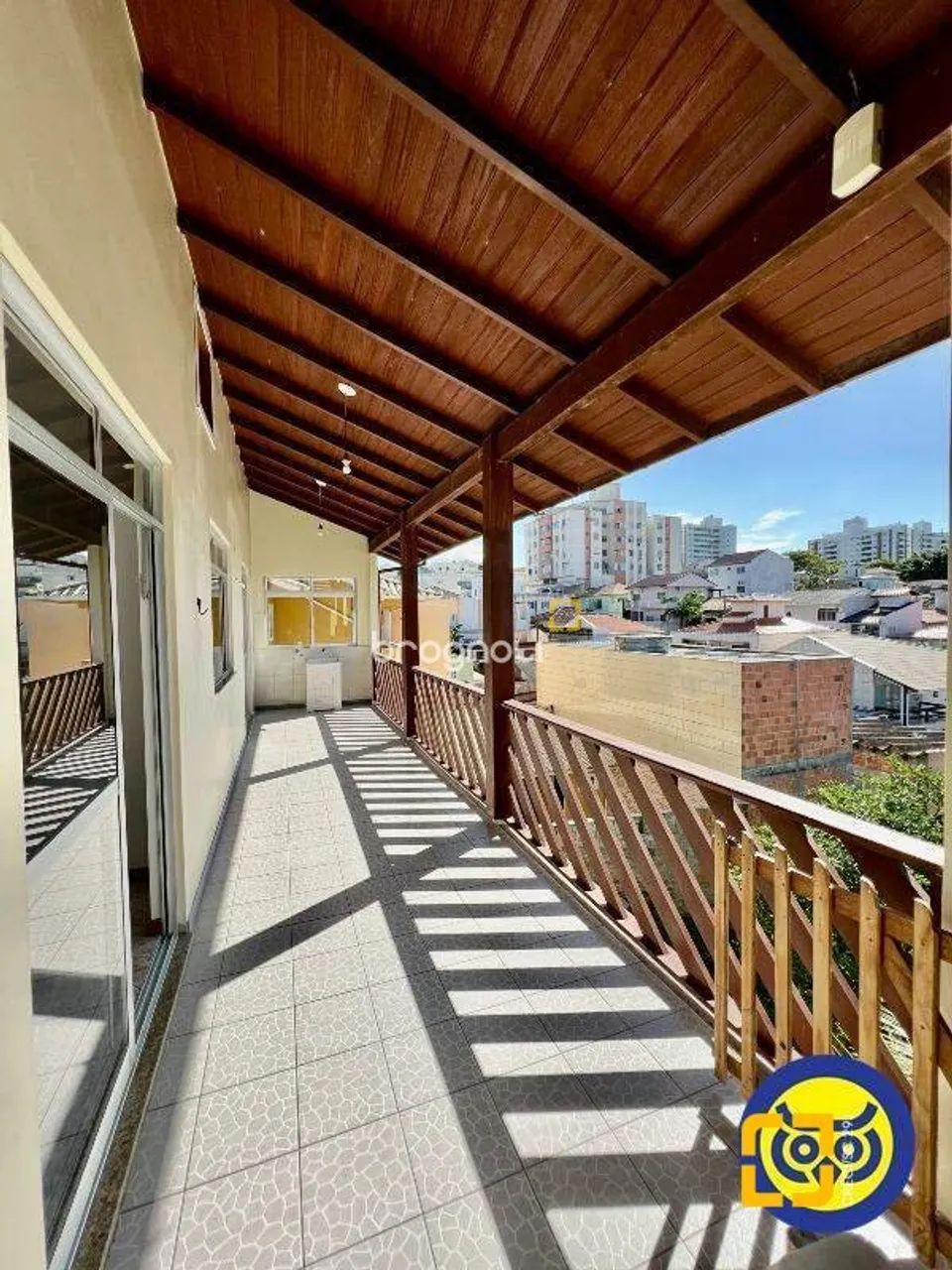 Casa com 4 quartos no Estreito.