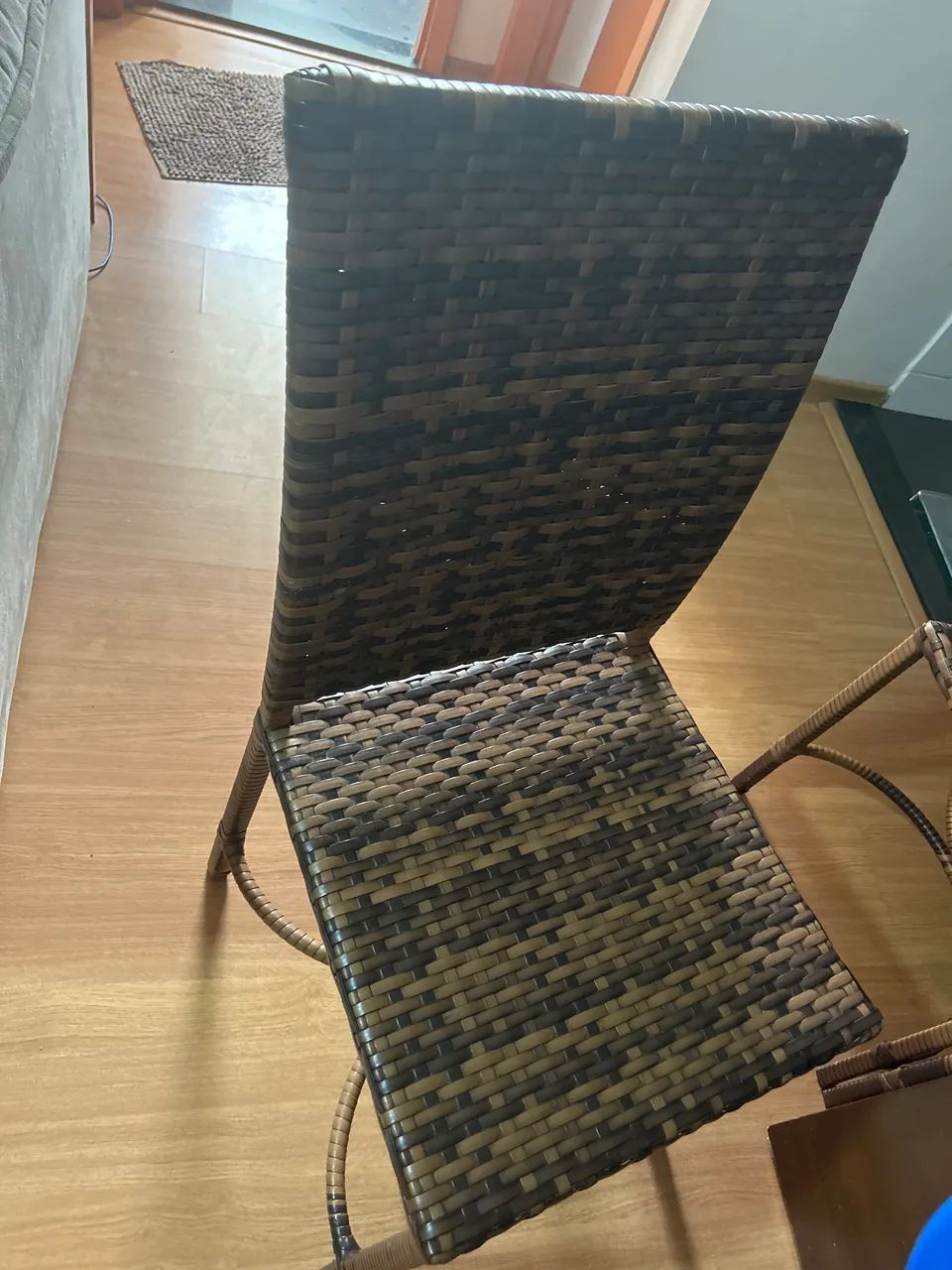 Mesa com cadeira de fibra  - Foto 3