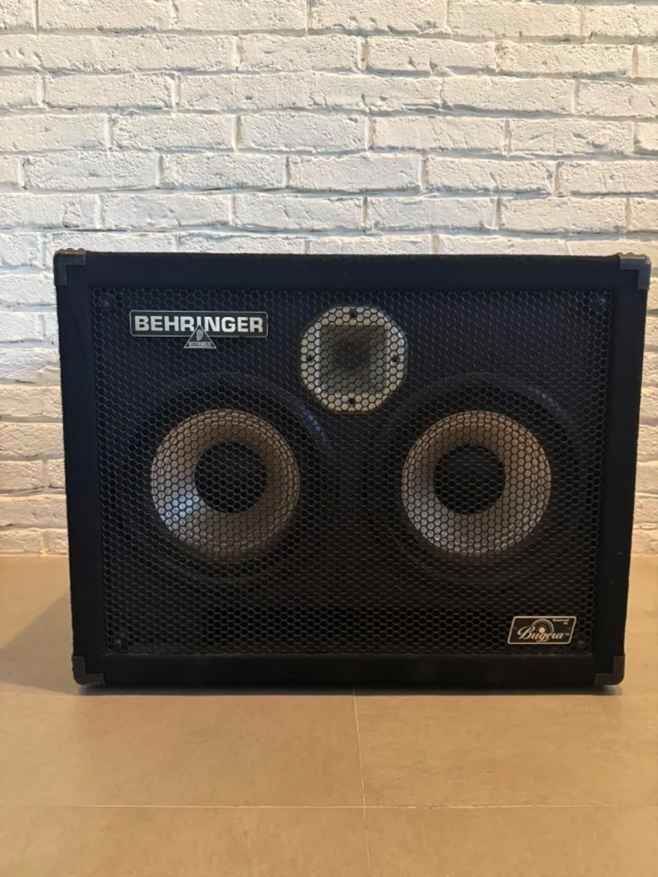 Caixa Behringer Ultrabass BA210 Bugera - Instrumentos musicais