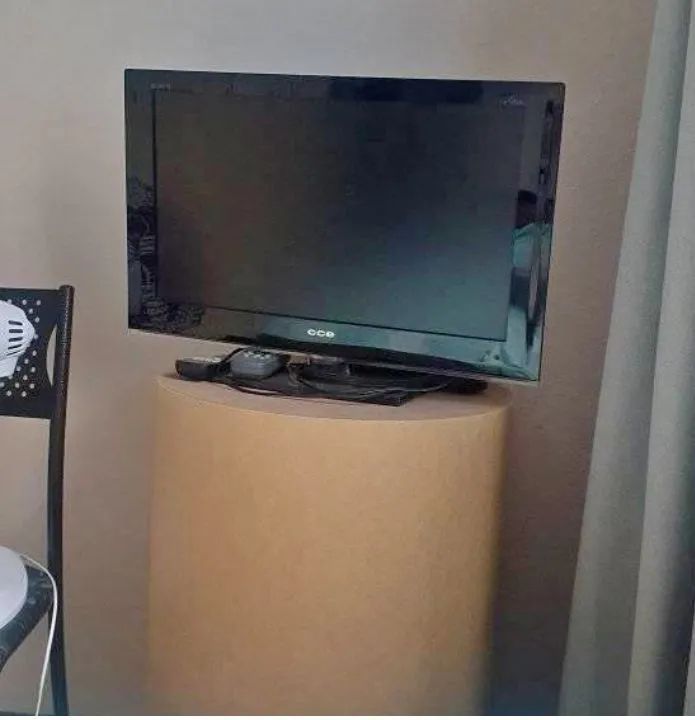 Tv de 24 polegadas  ideal para o quarto do seus filhos ,quarto de visitas 