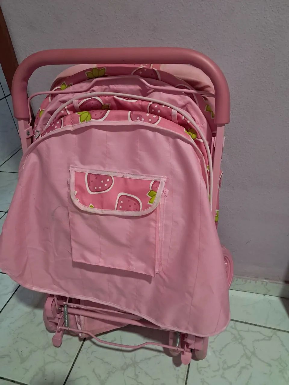 Carrinho de bebê rosa - Foto 4