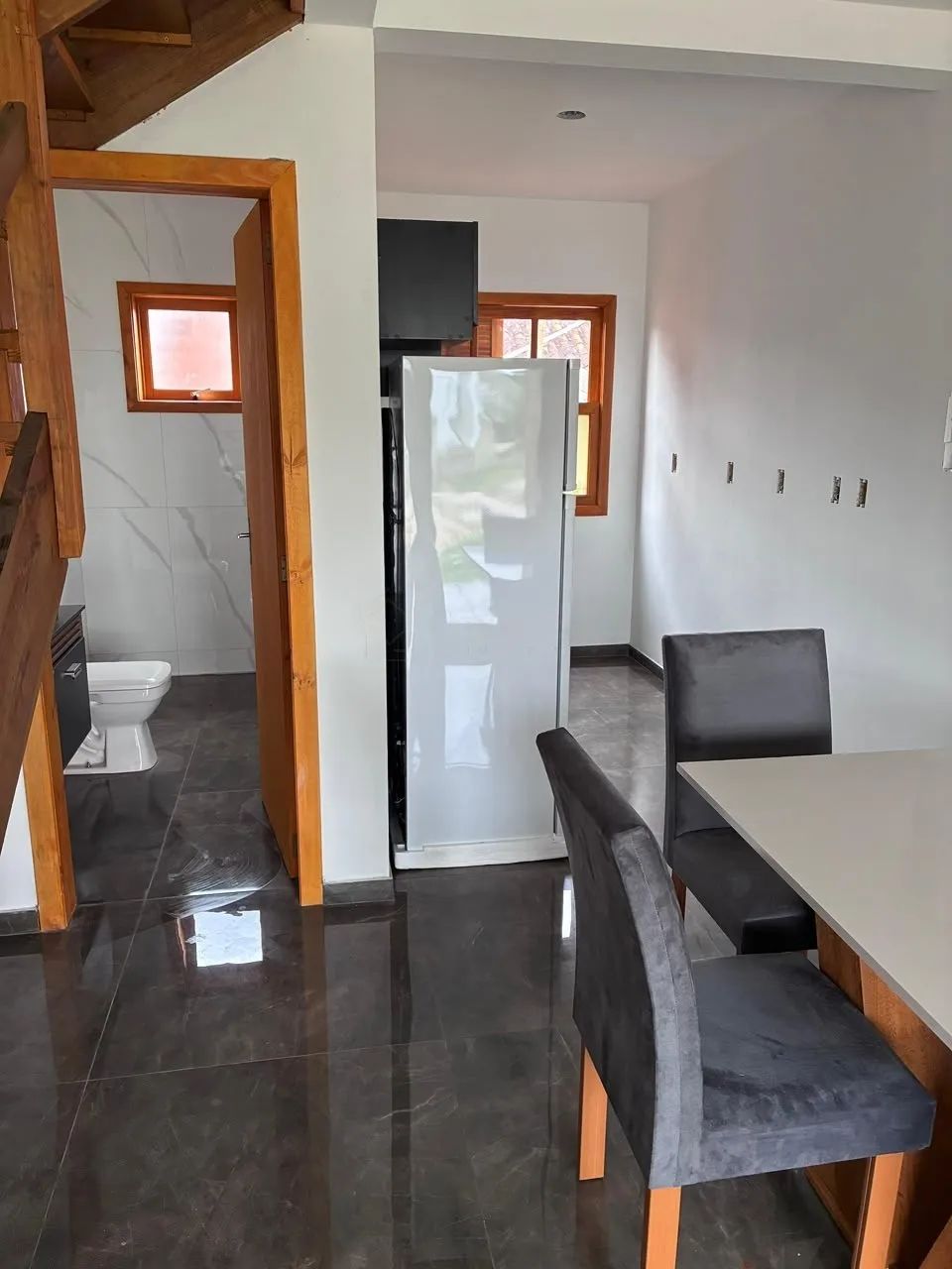 Sobrado Semi Mobiliado com 2 Quartos e Pátio Individual em Garopaba, Ressacada. - Foto 5