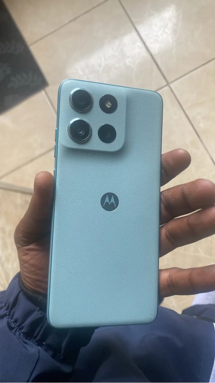 Vendo celular motorola g56 semi novo