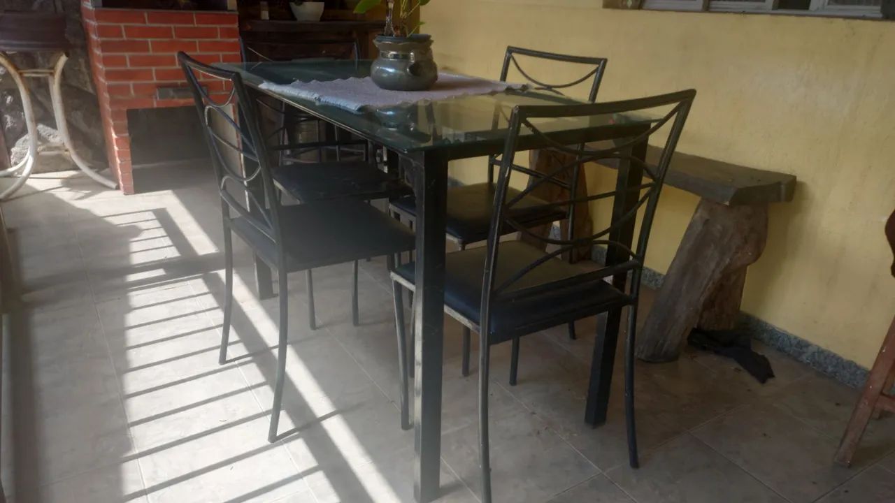 Mesa 4 cadeiras
