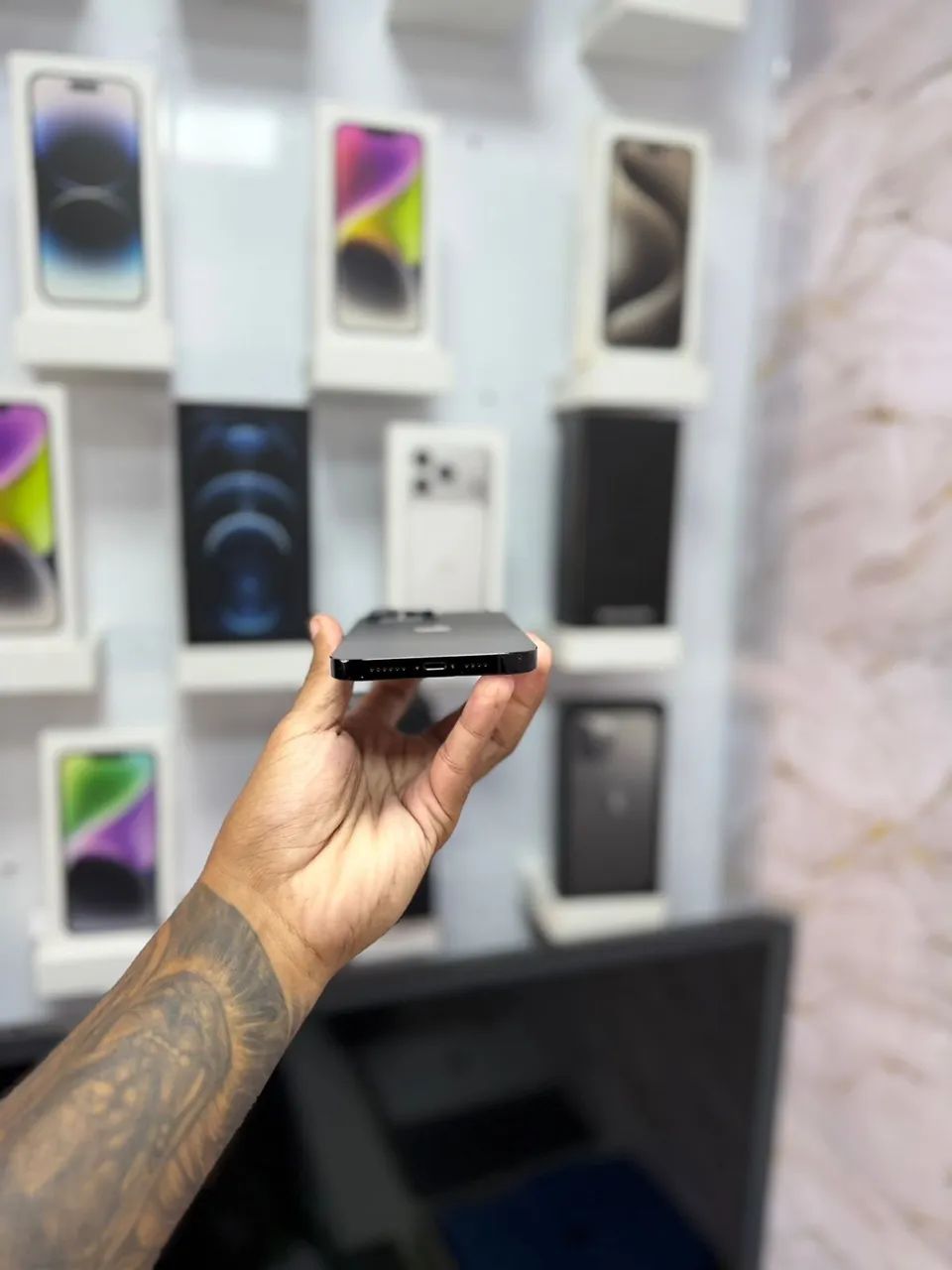 IPHONE 13 PRO MAX - 128GB PRETO ?2.999 - Foto 2