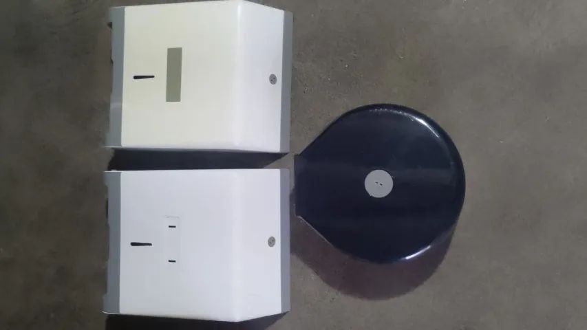 3 unidades Porta Papel toalha/higiênico Dispenser em plástico usado   
