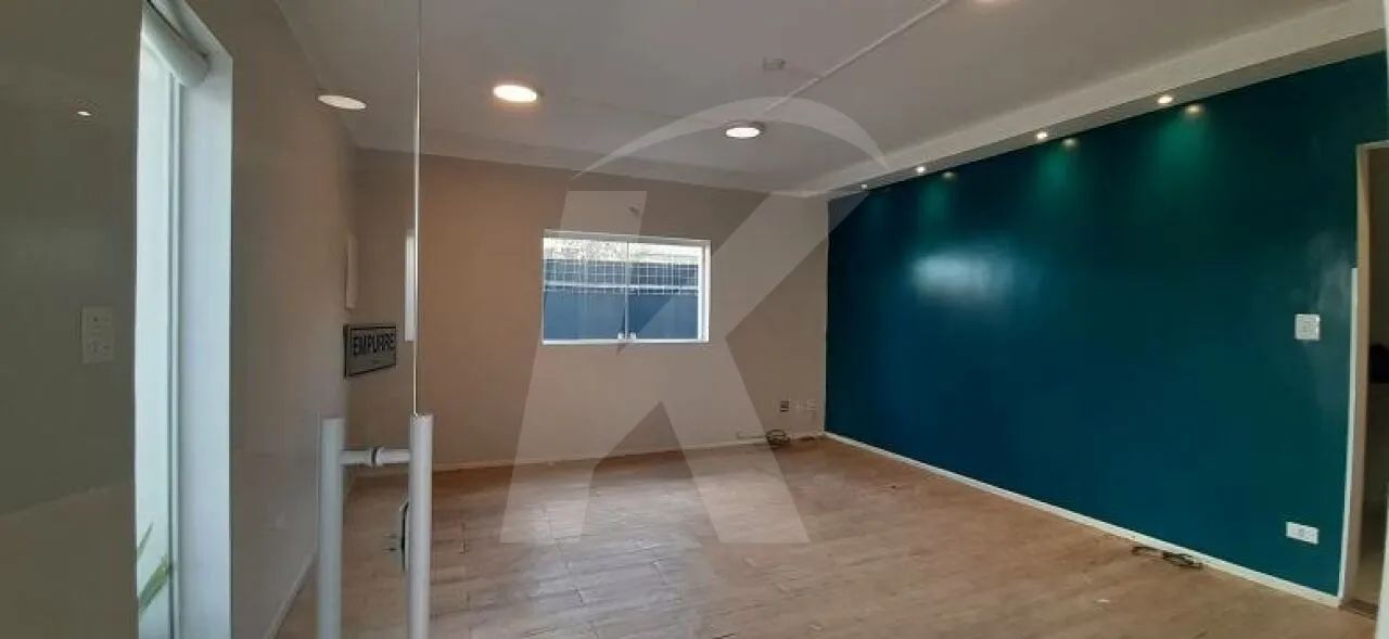 Prédio Comercial para Alugar Água Fria 180 m²