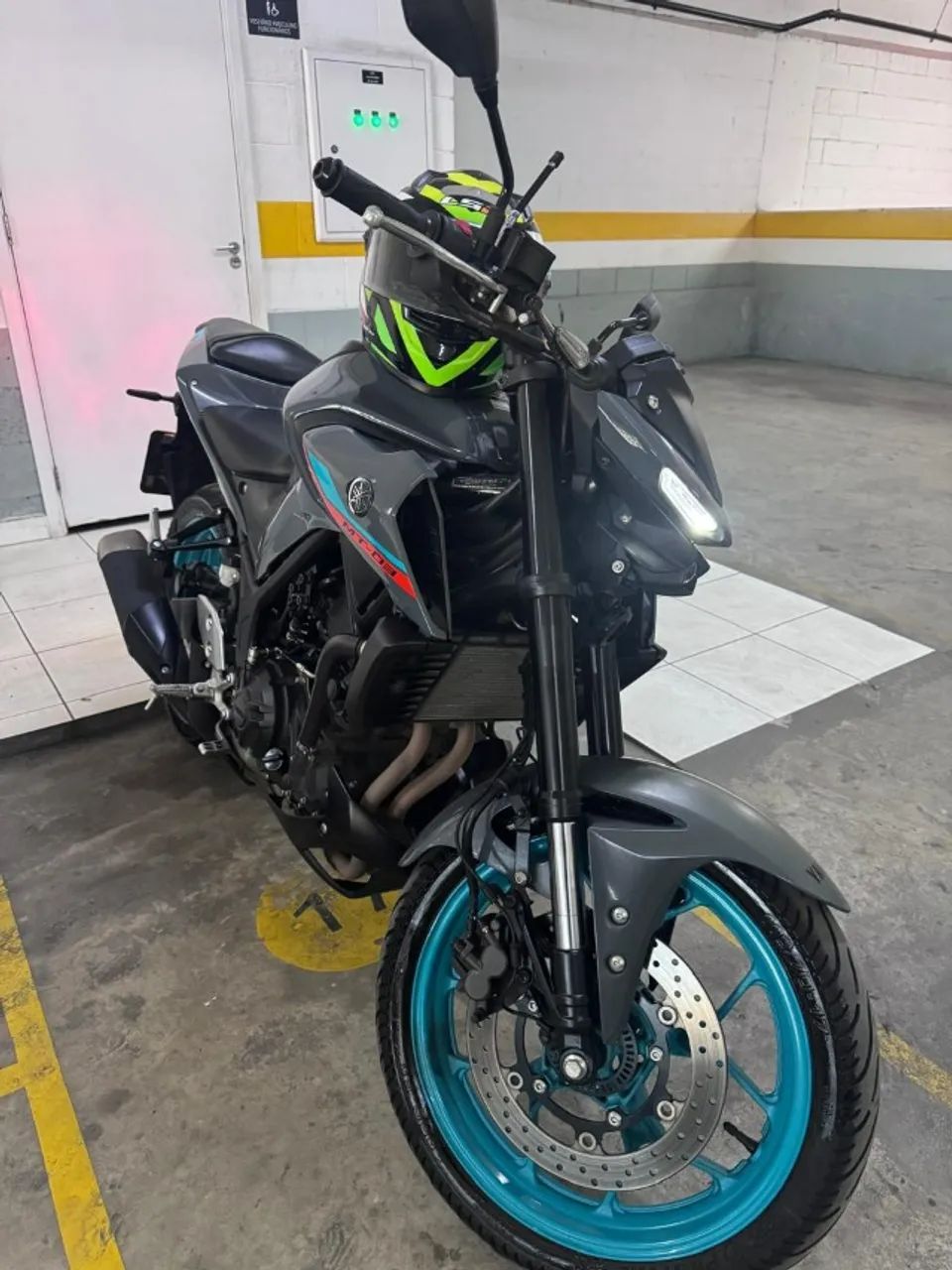 YAMAHA MT03 2024 - Foto 2