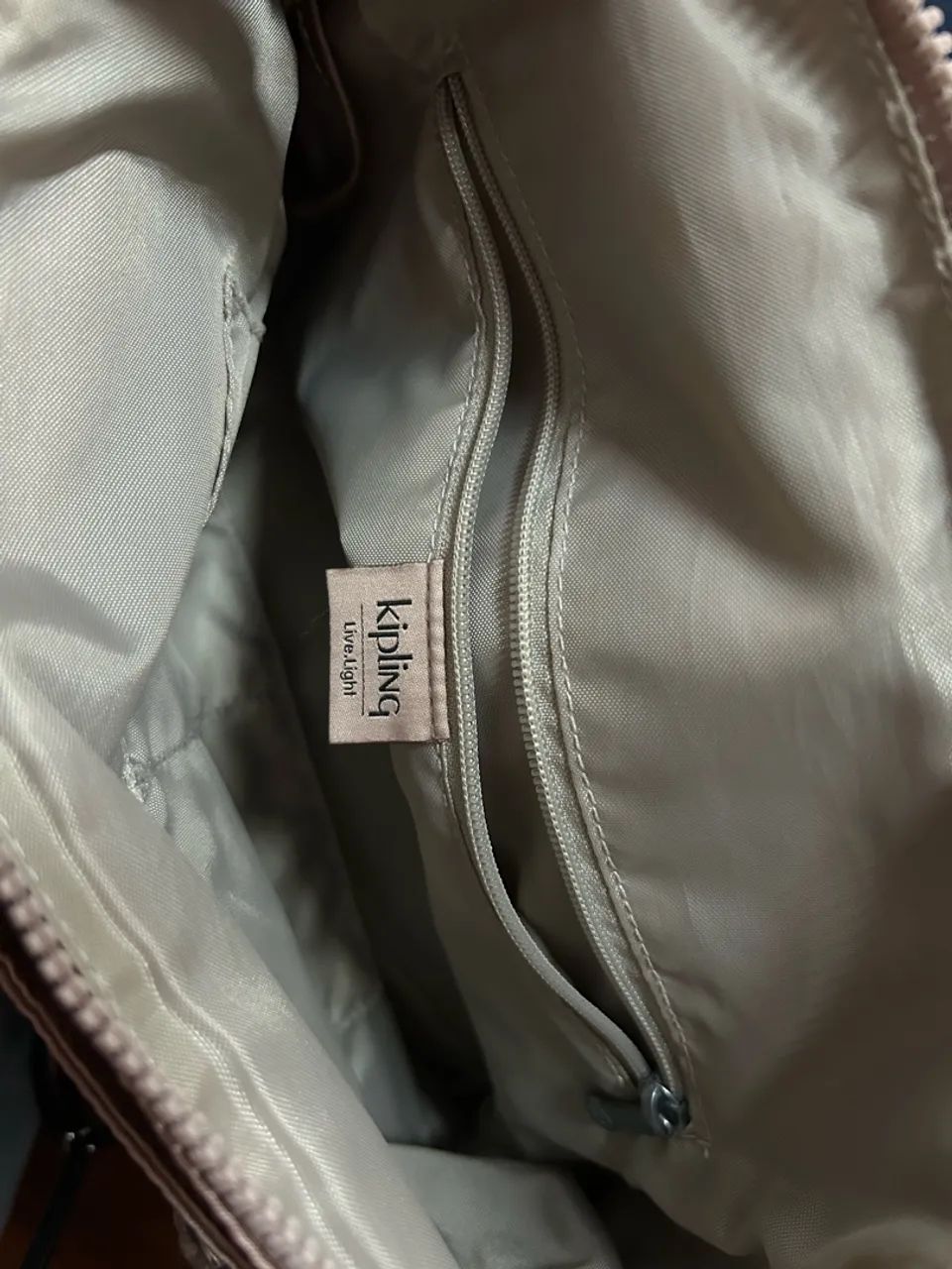 Bolsa Kipling original cor : Rosé metálico  - Foto 4