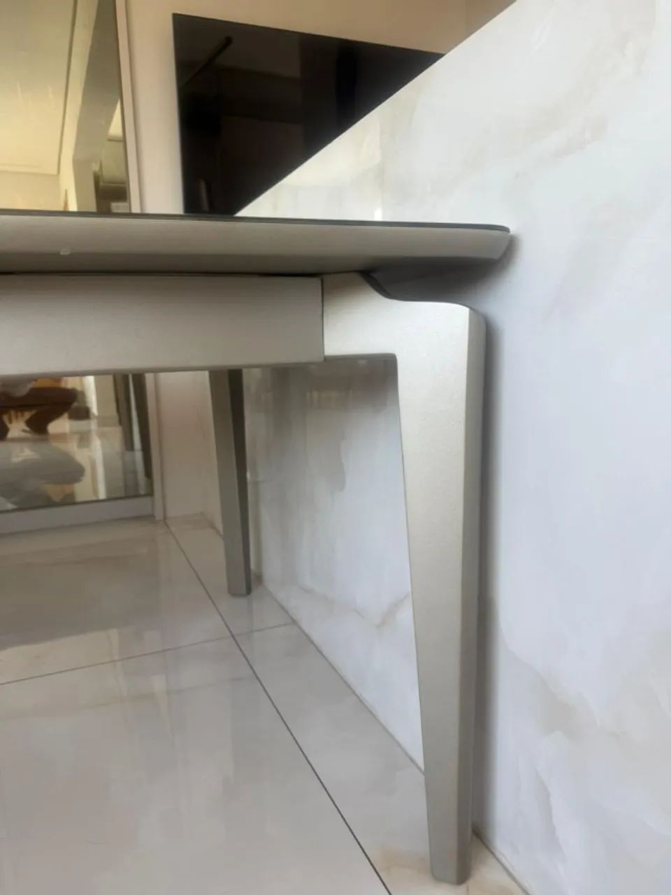 Mesa de jantar Florença retangular canto arredondado 220 x 110 em laca cinza nobre  - Foto 4