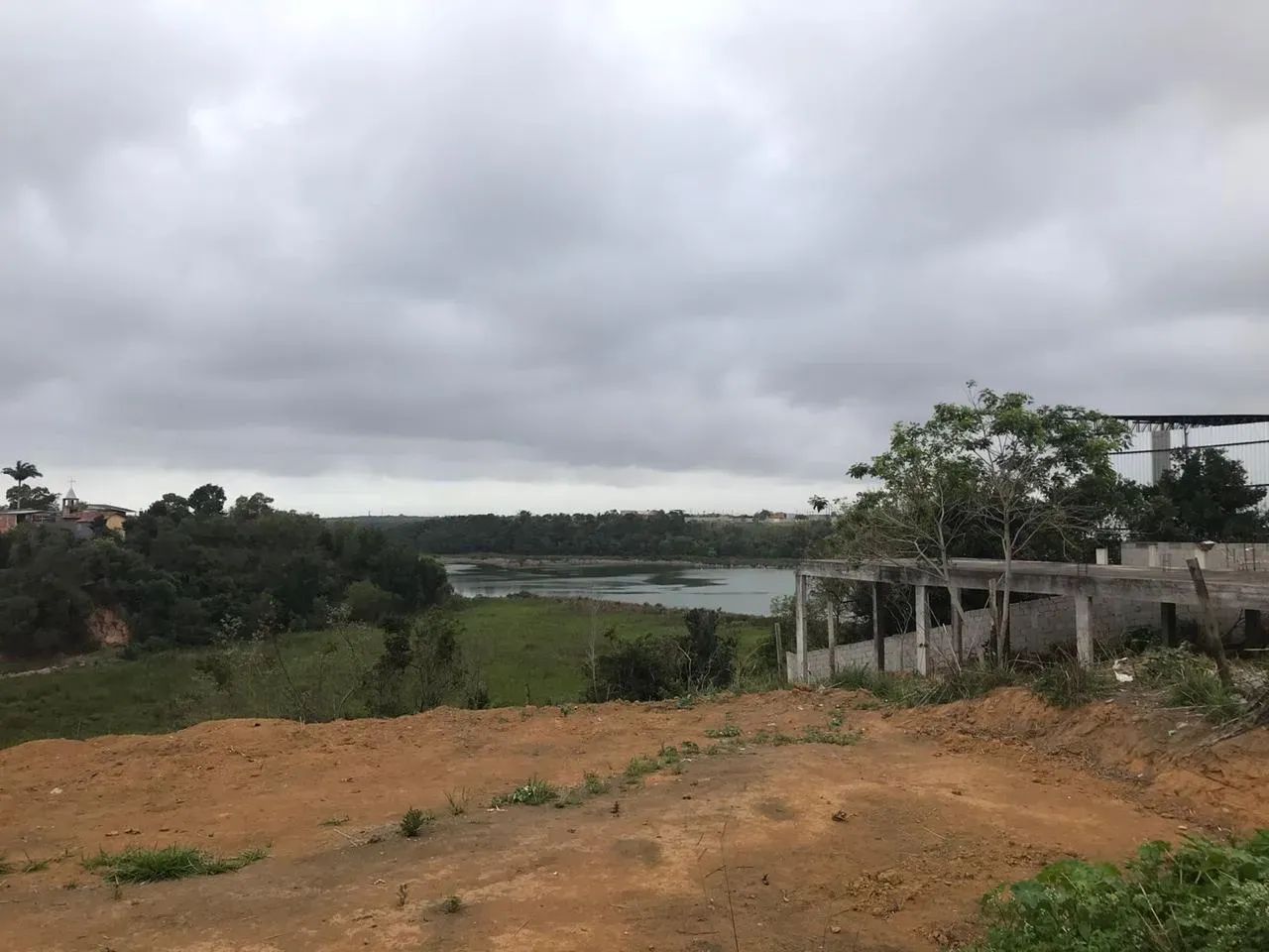 Lote murado vista pra lagoa escriturada