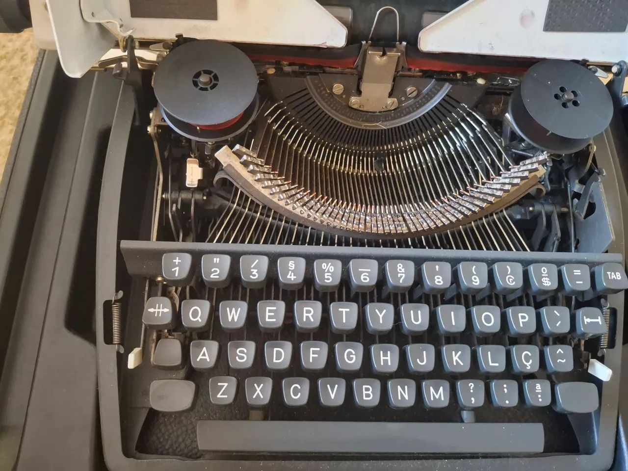 Máquina de escrever olympia 65126623068930121