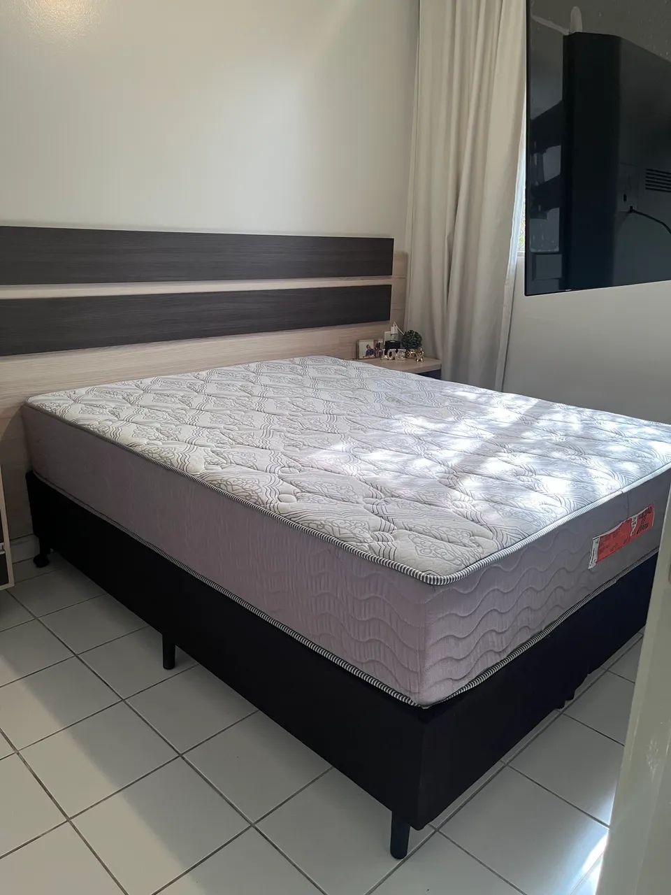 Cama Queen Size Seminova