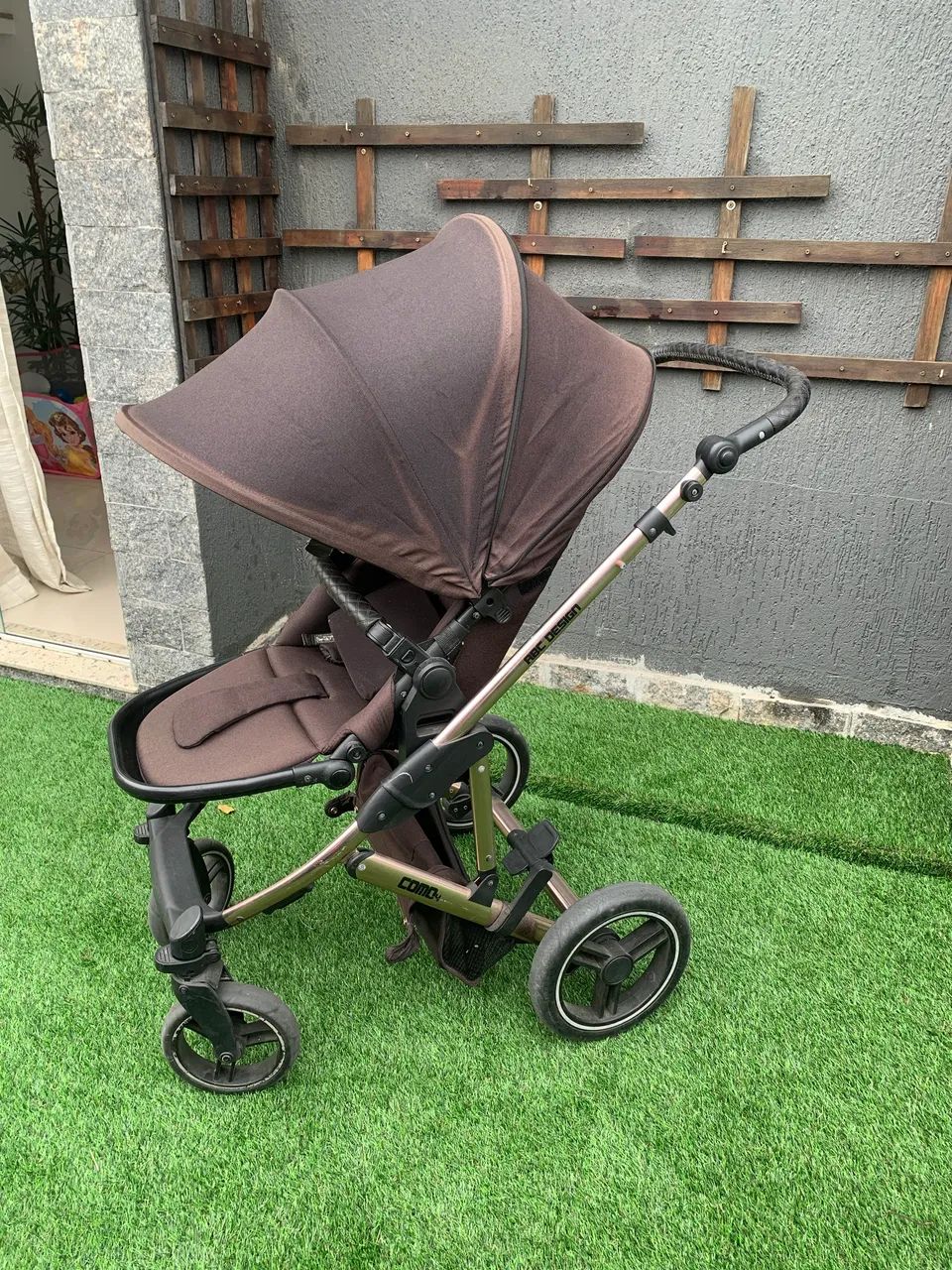 Vendo carrinho de bebê com Moisés e bebê conforto.  - Foto 4