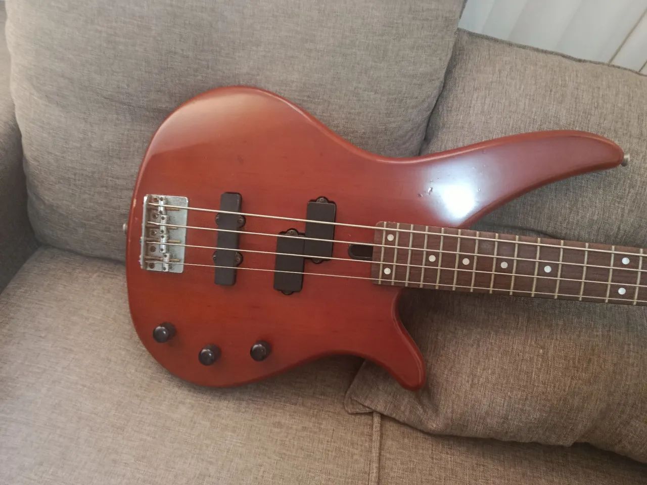Baixo Yamaha Rbx360