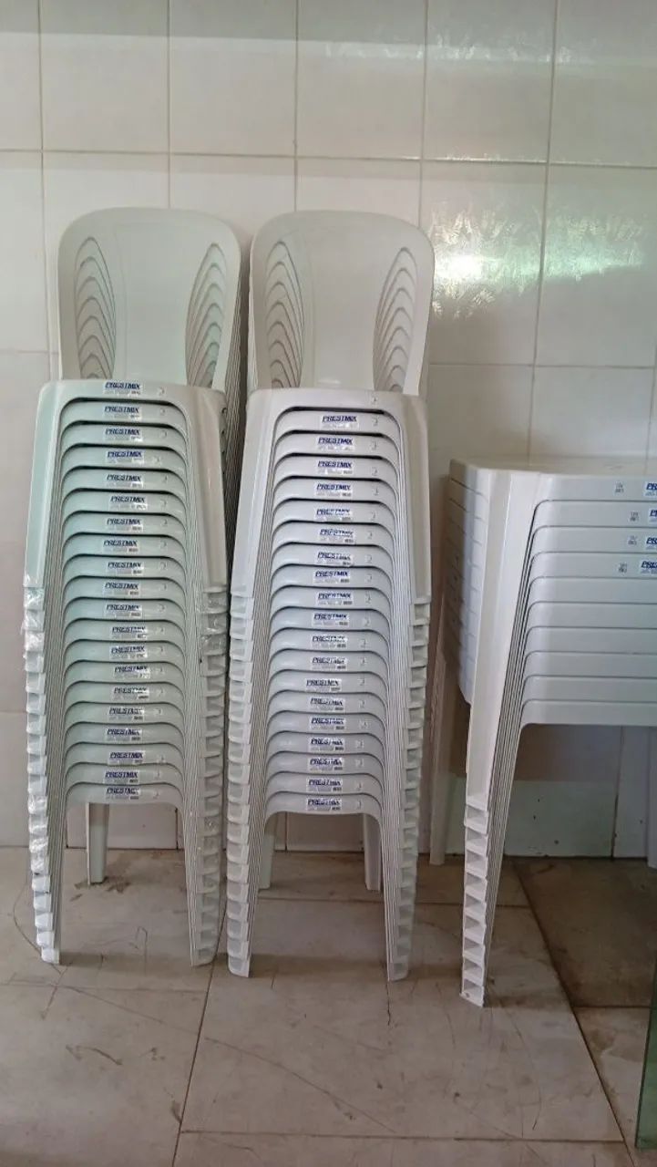 Aluguel de mesas para eventos 15 reais frete a combinar 