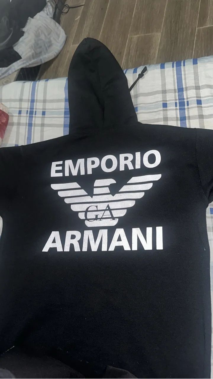 Blusa da armani nova tamanho m