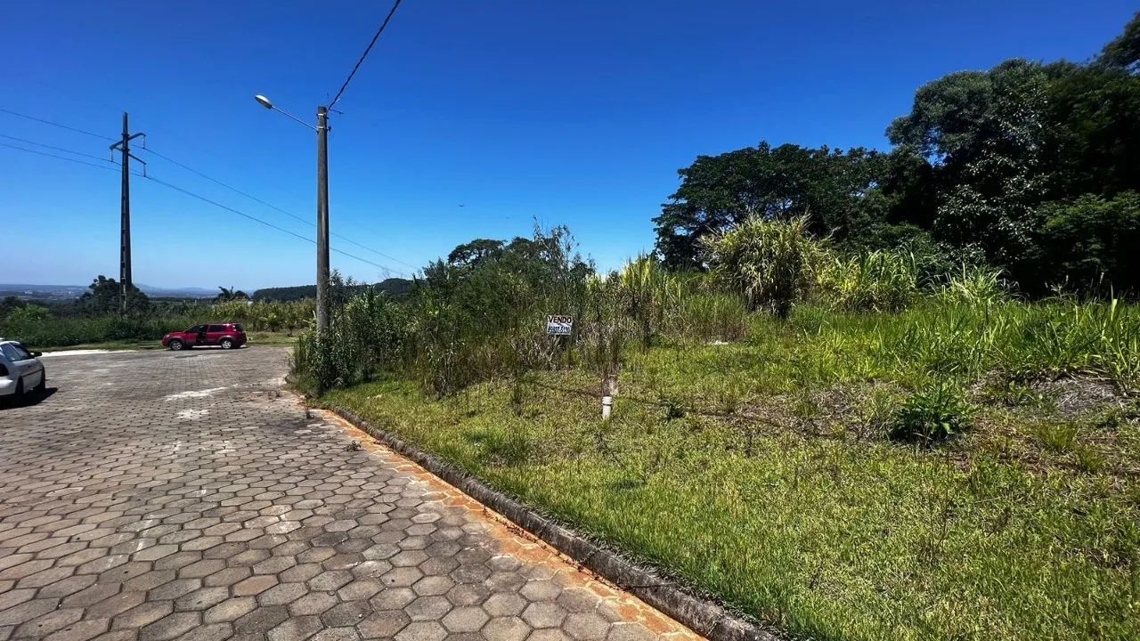 Terreno com excelente localização medindo 433,82m². - Foto 2