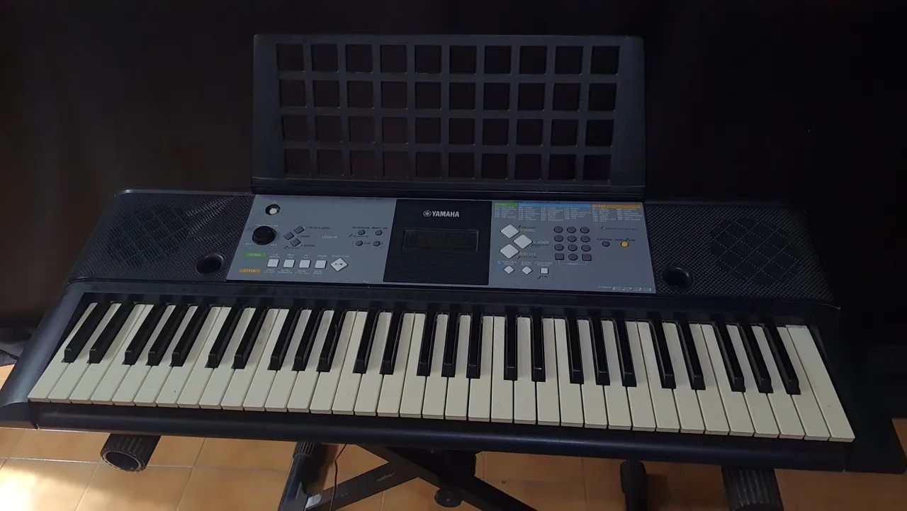 Teclado Yamaha PSR-E233 - Foto 3