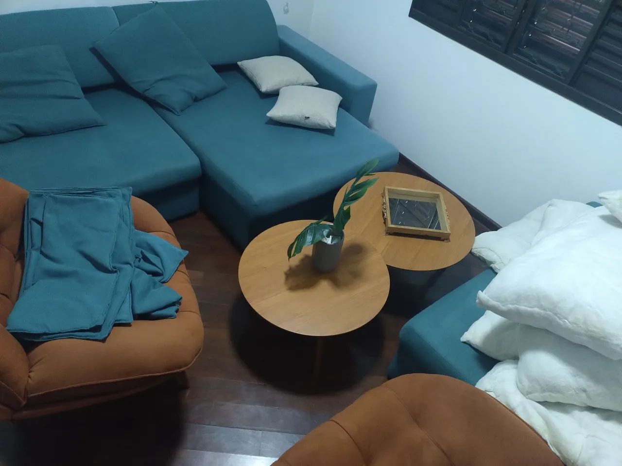 Sofá módulo madeira especial reforçada 3peças mais almofadas  - Foto 3