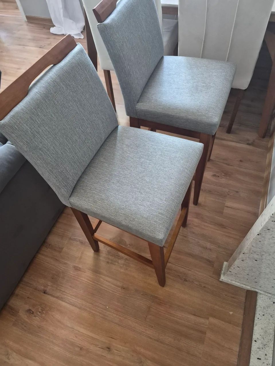 Banquetas de madeira