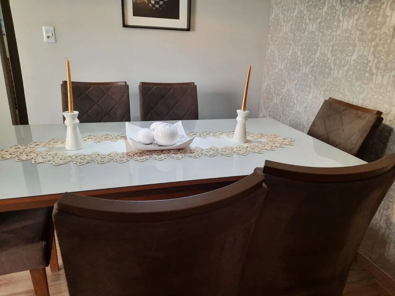 Conjunto de mesa e cadeiras