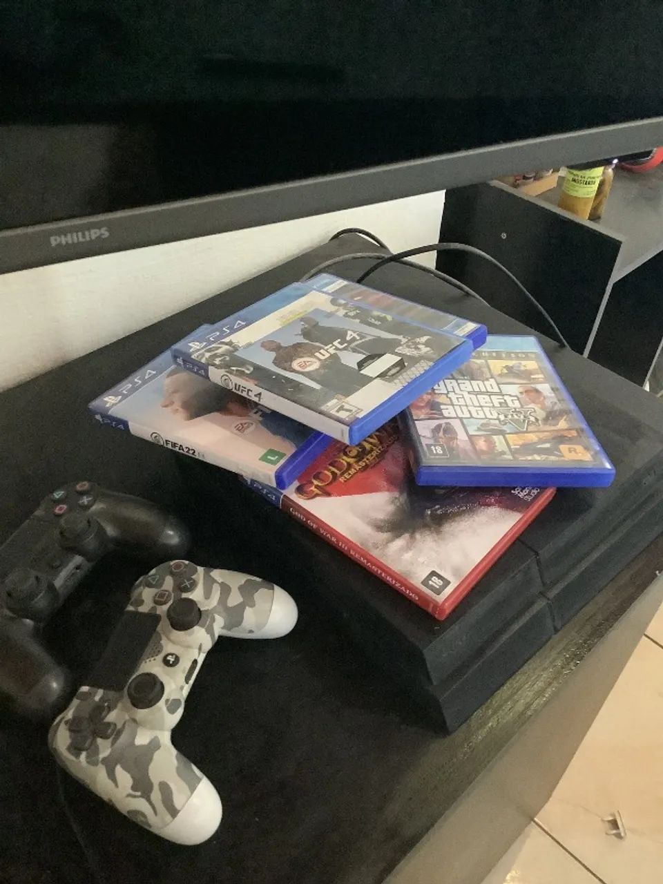 PlayStation 4 slim 