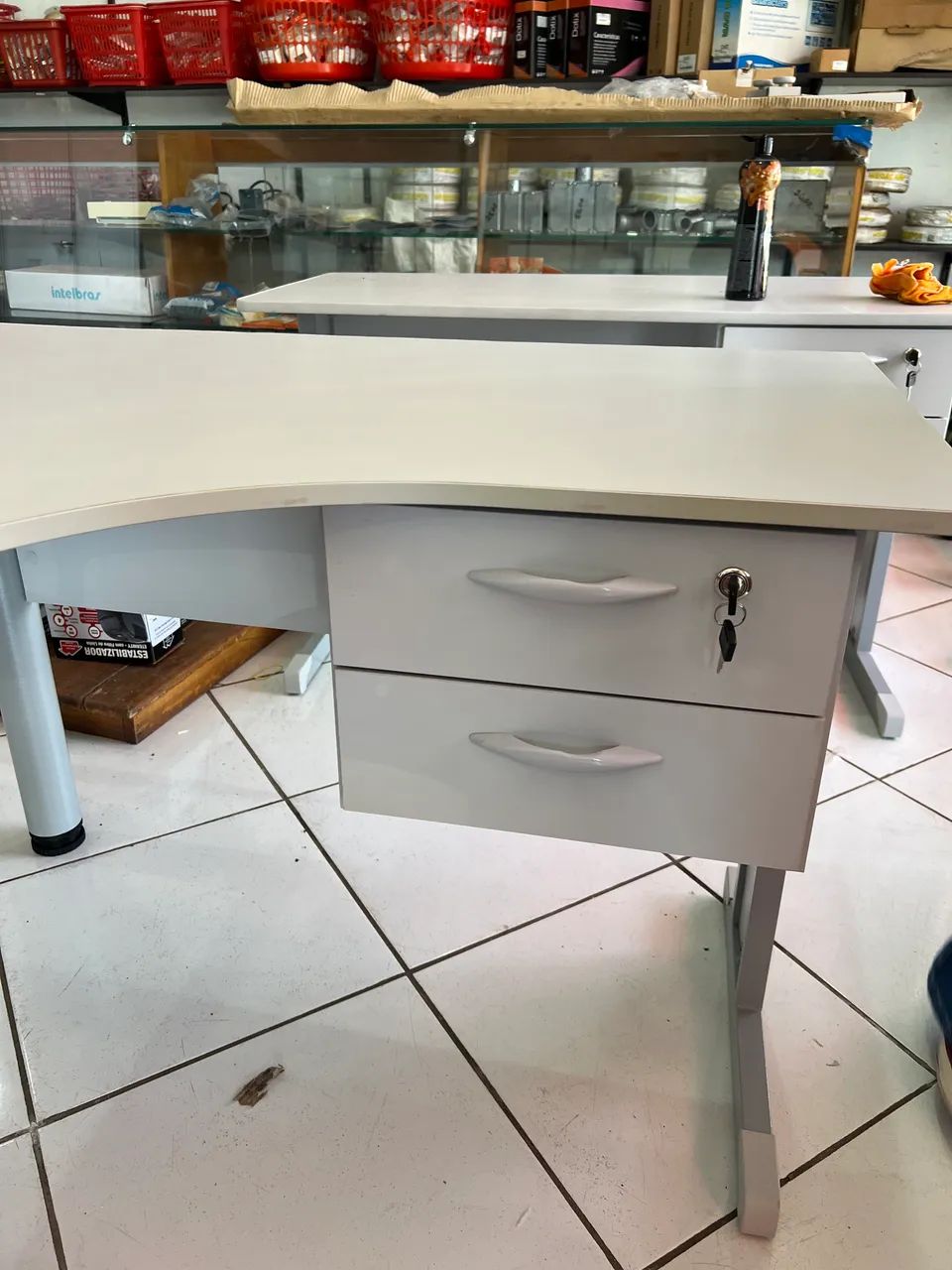 Mesa para escritório em L com gaveta  - Foto 2