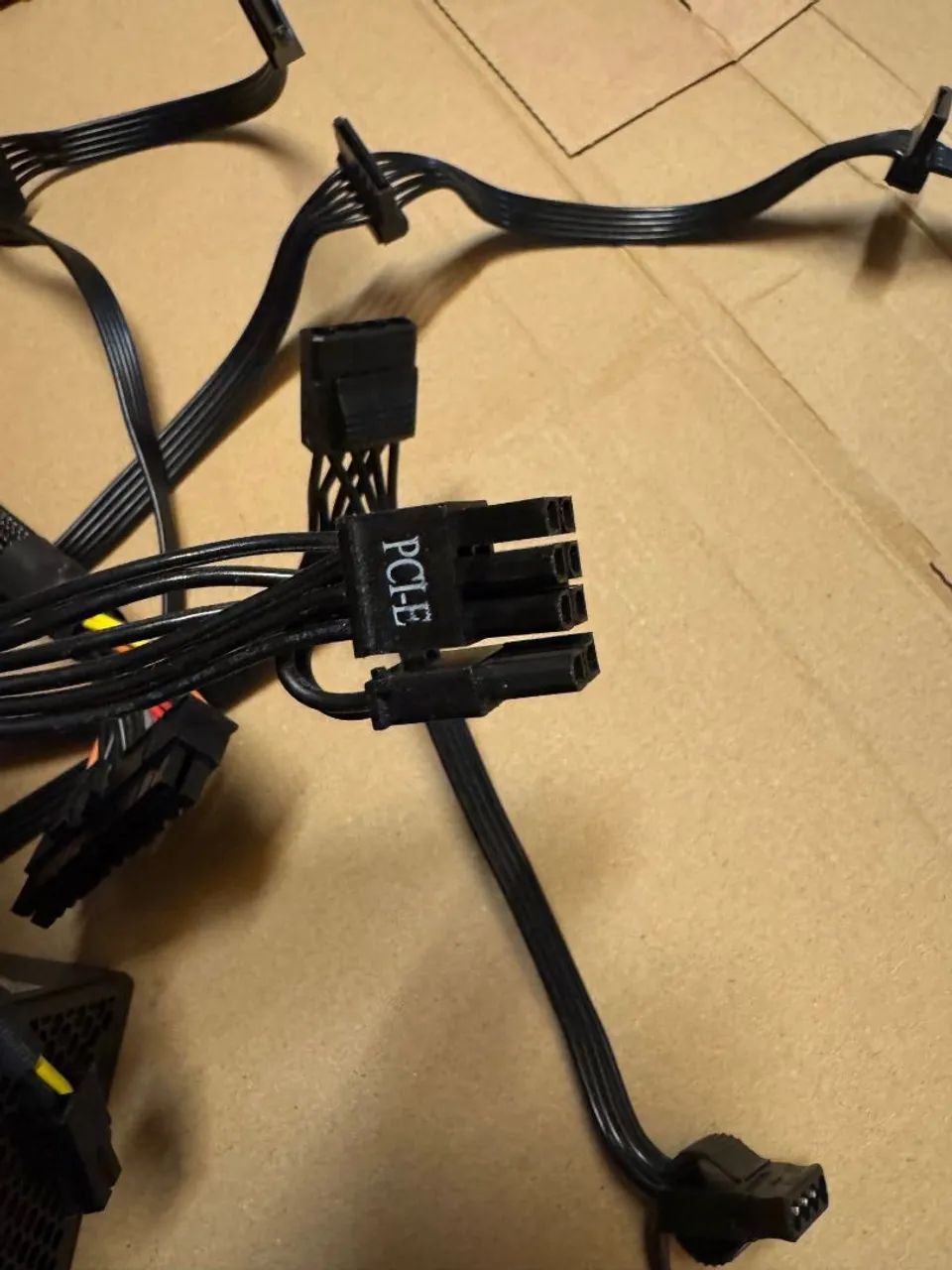 Fonte gamer modular Corsair 620w - Foto 3
