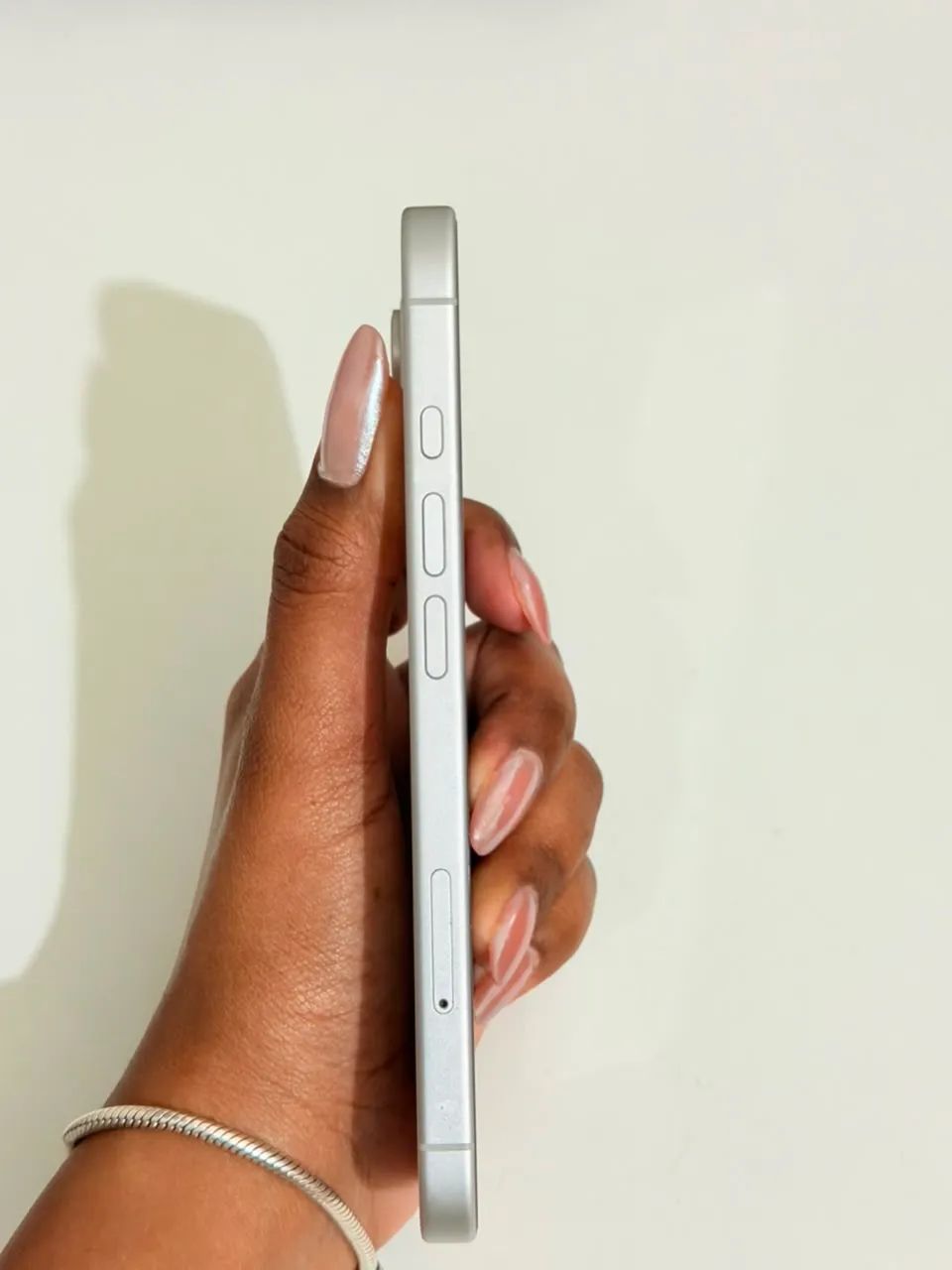 iPhone 16 branco - Foto 4