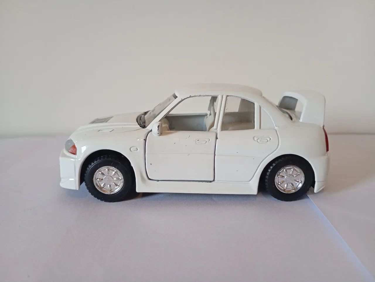 Kintoy - Miniatura Mitsubishi Lancer Evolution  - Foto 2