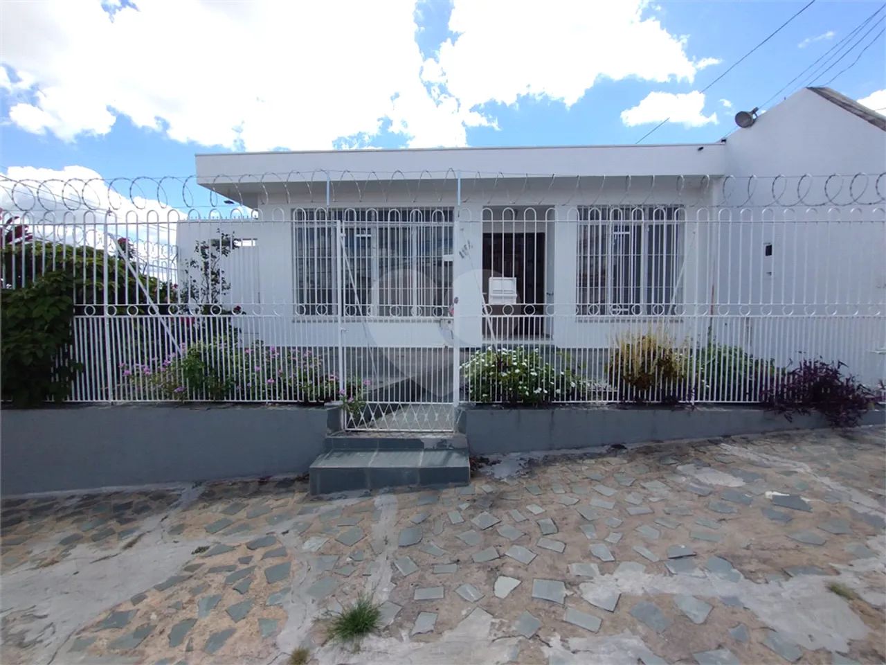 Casa com 4 quartos à venda ou para locação em Centro - SP