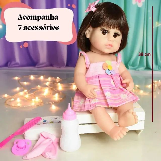 Boneca bebe reborn com roupinhas e acessorios LINDA! Acompanha caixa e Certidao - Foto 3