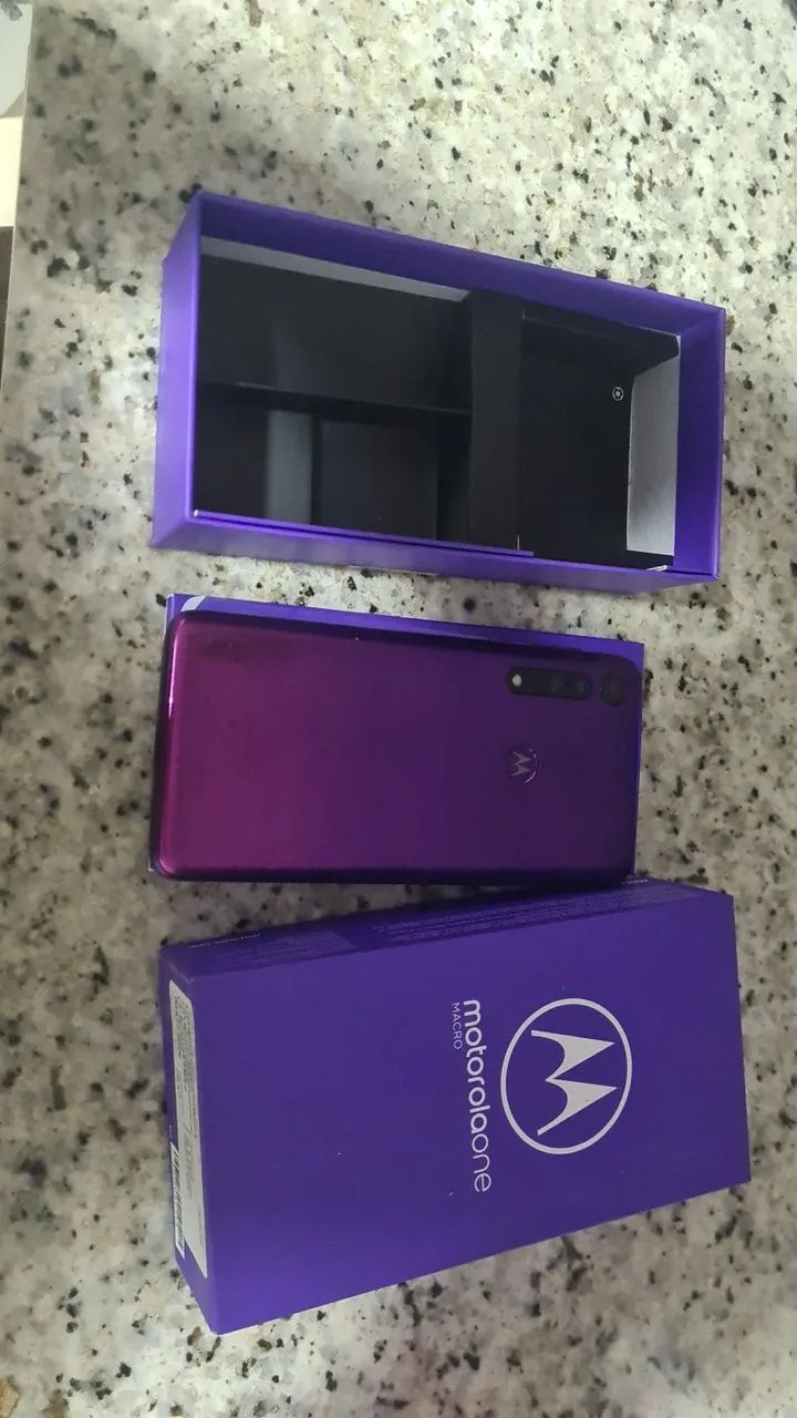 Celular Motorola one macro