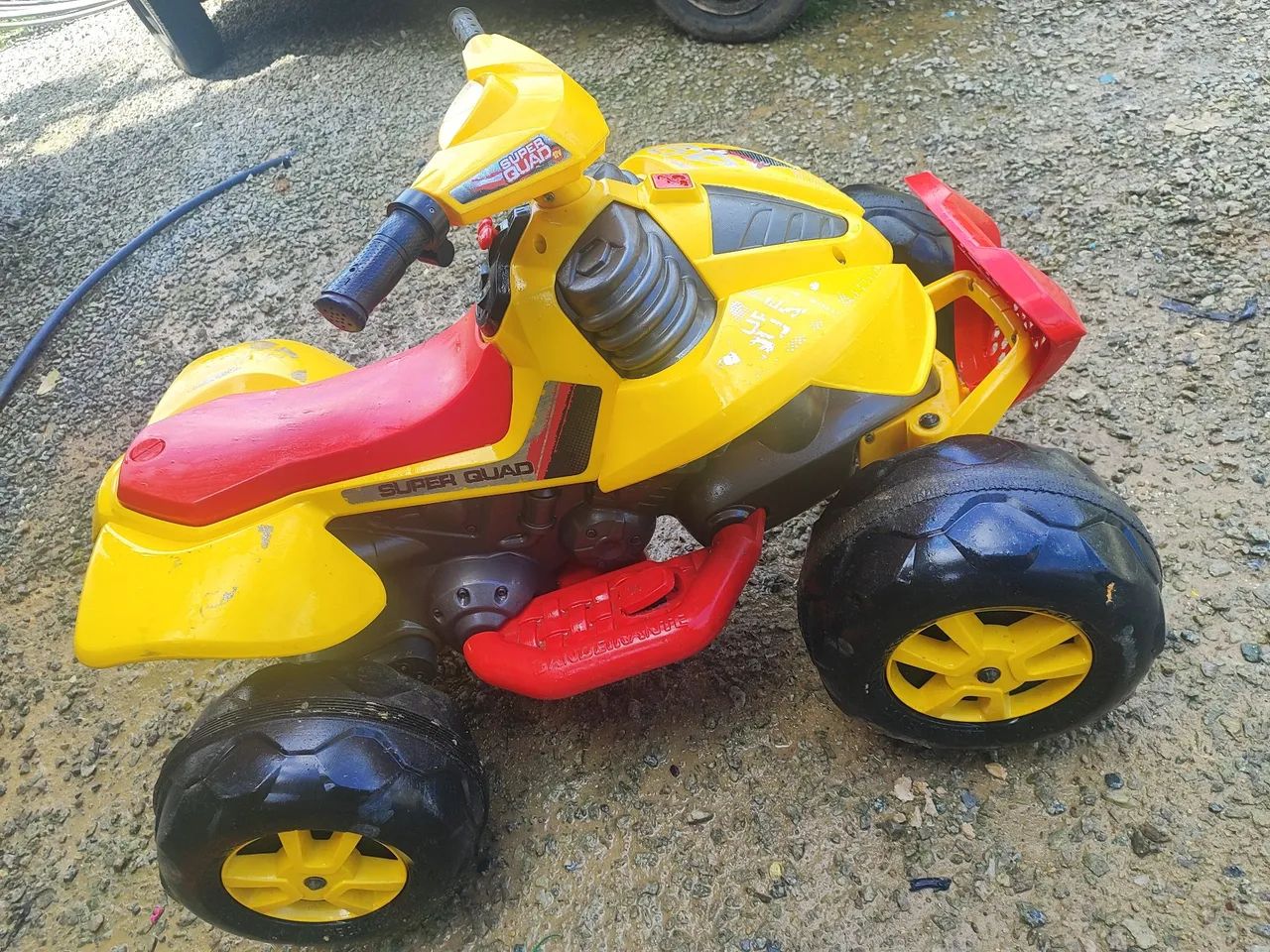 Quadriciclo elétrico 12 v 
