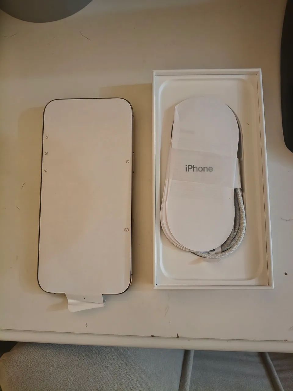 iPhone 16 pro max semi novo com acessórios na caixa . - Foto 3