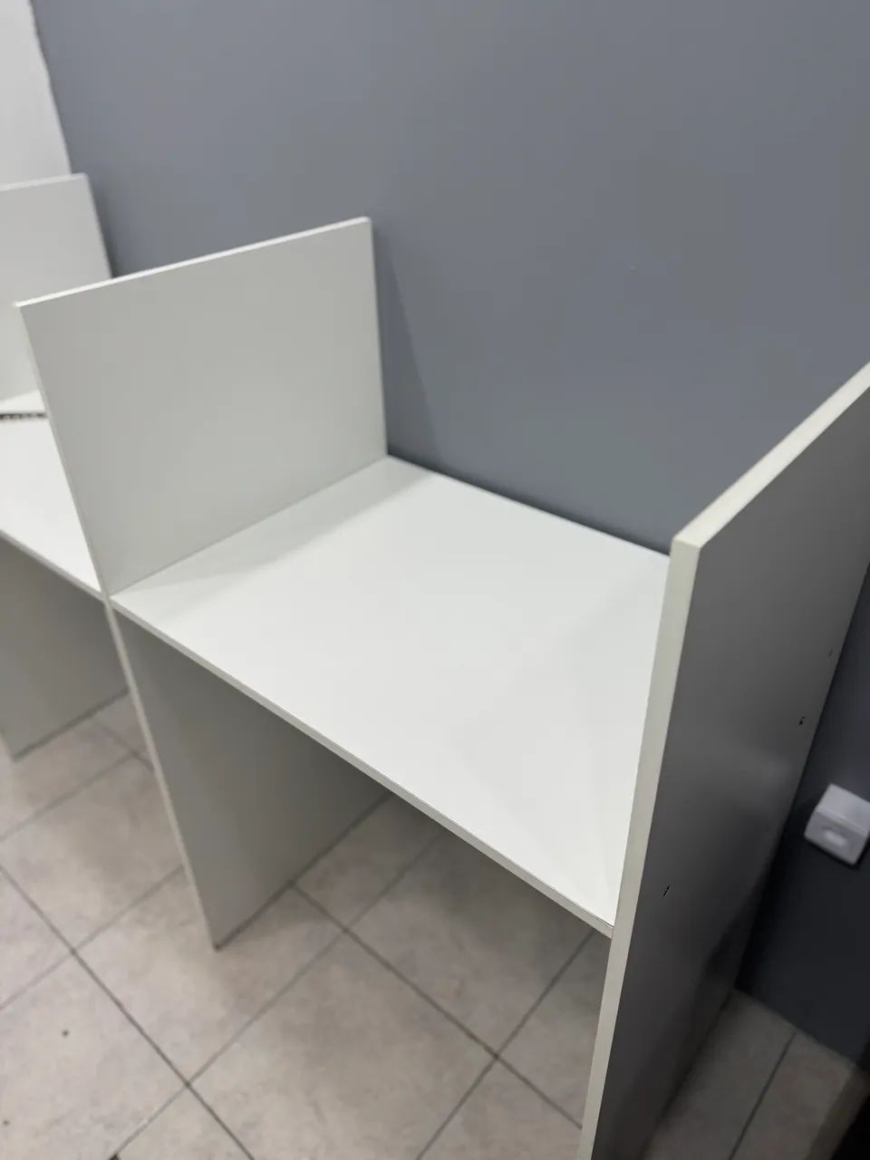 Escrivaninha /Cabine de estudo/ mesa de escritório  - Foto 3