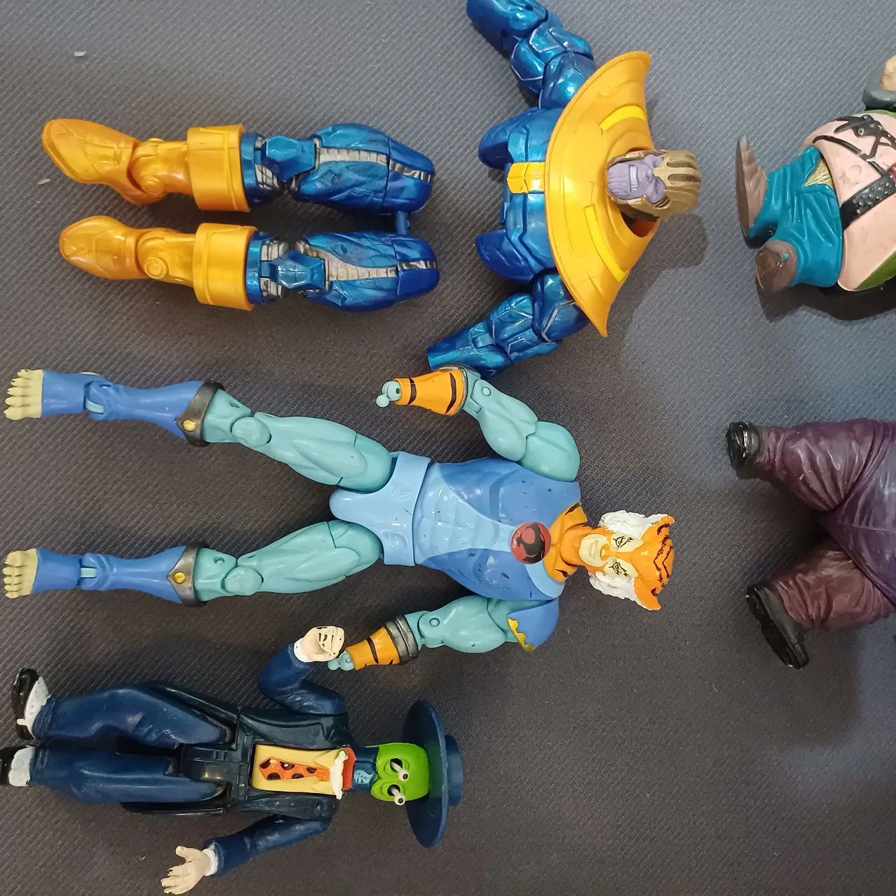 Lote de bonecos heróis.  - Foto 2