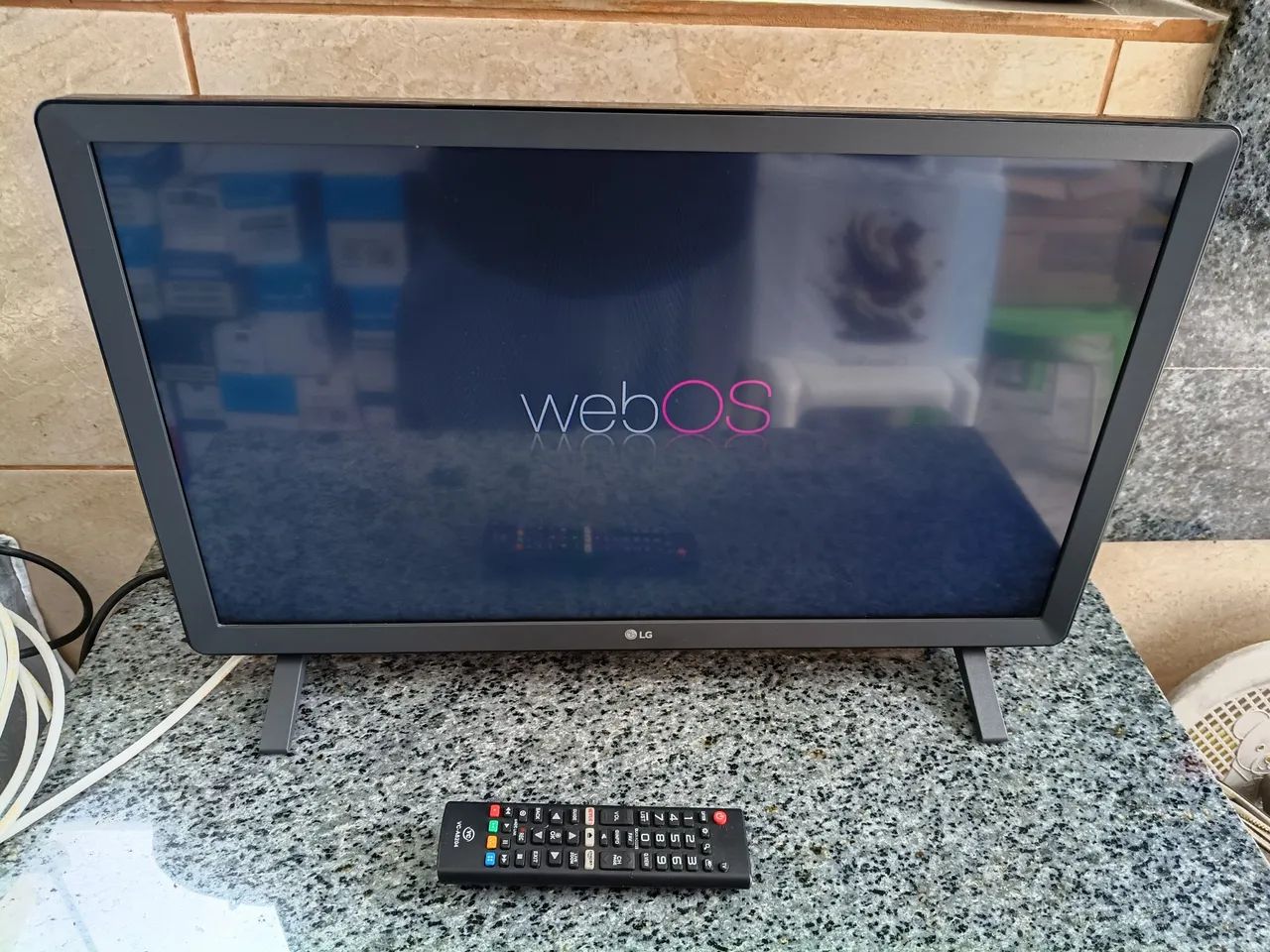 Vendo Smart TV Monitor 24 polegadas, HD LED LG 24TL520S-PS, com 2 HDMI e 2 USB. Leia. - Foto 3